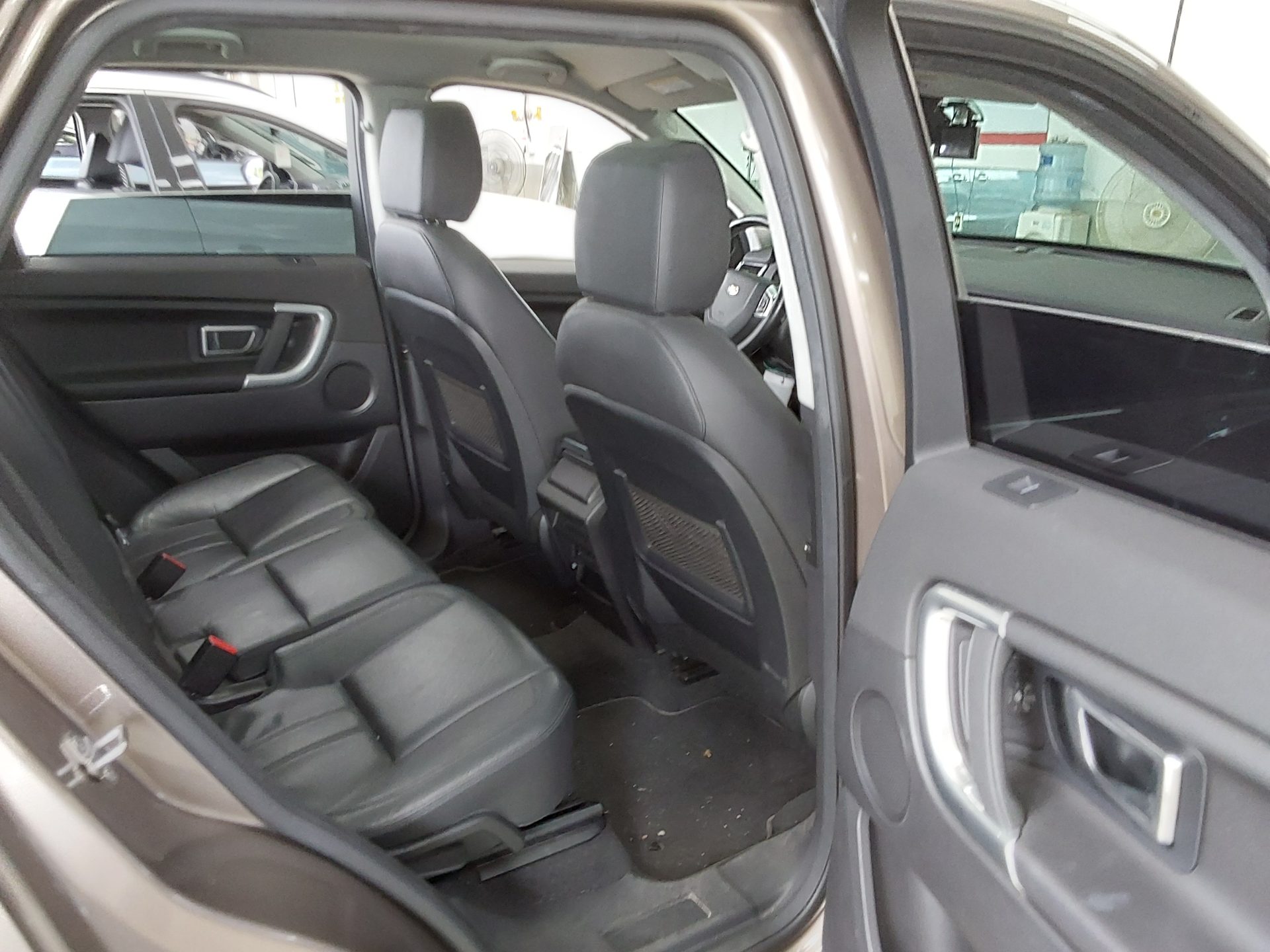 2016 - land rover discovery