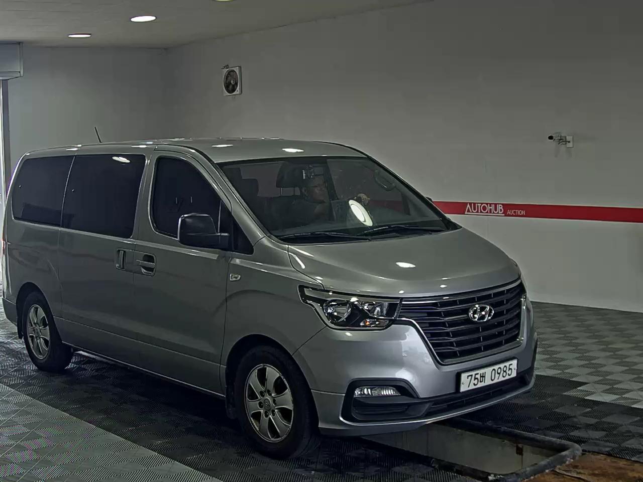 2019 - hyundai grand starex