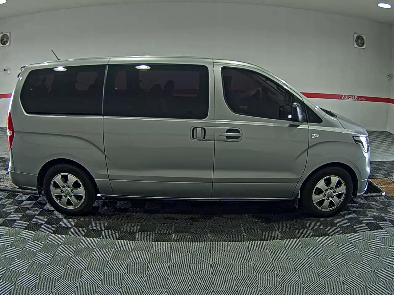 2019 - hyundai grand starex