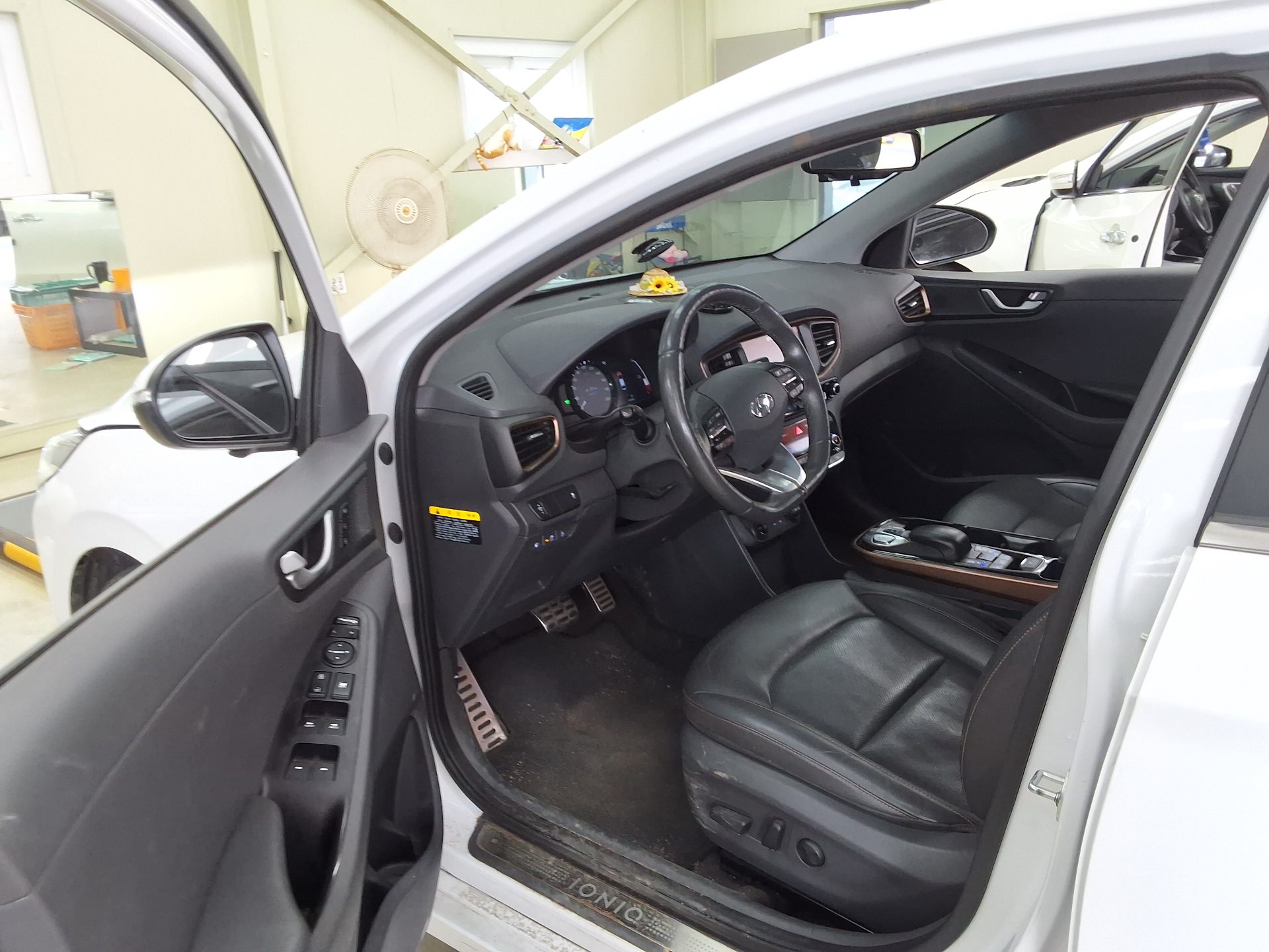 2019 - hyundai ioniq