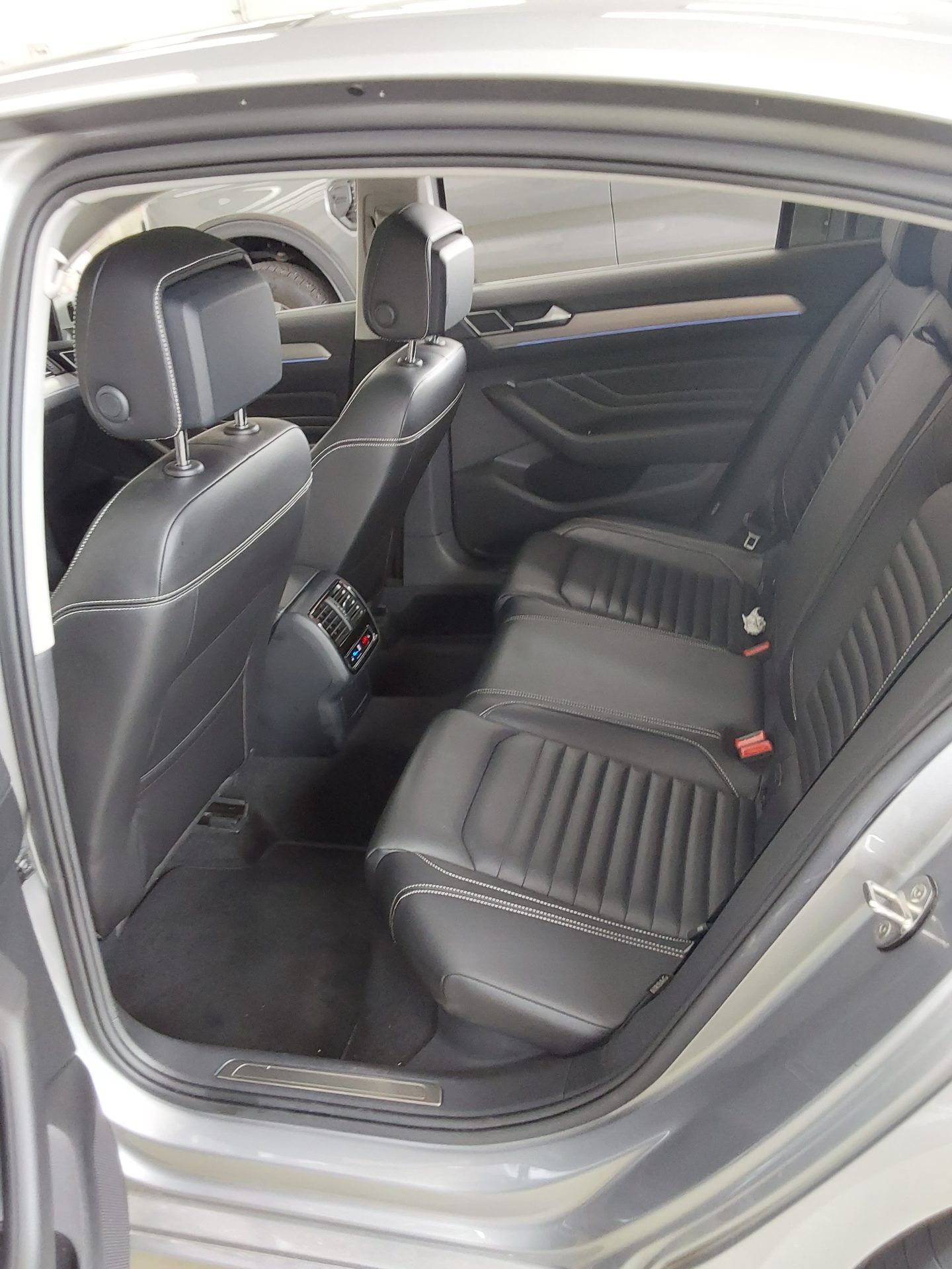 2022 - volkswagen passat