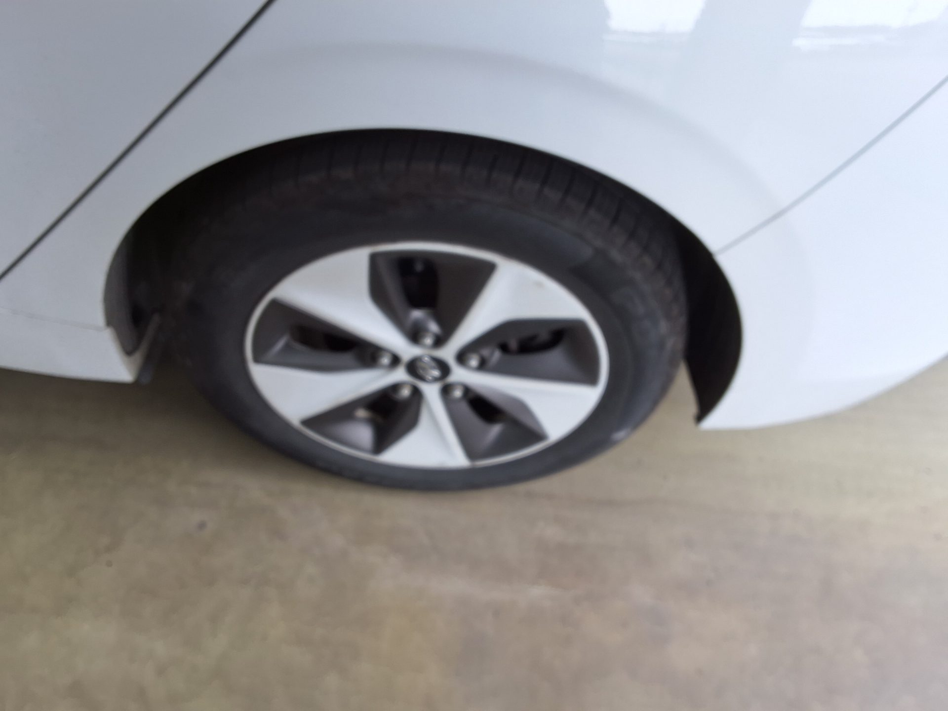 2019 - hyundai ioniq