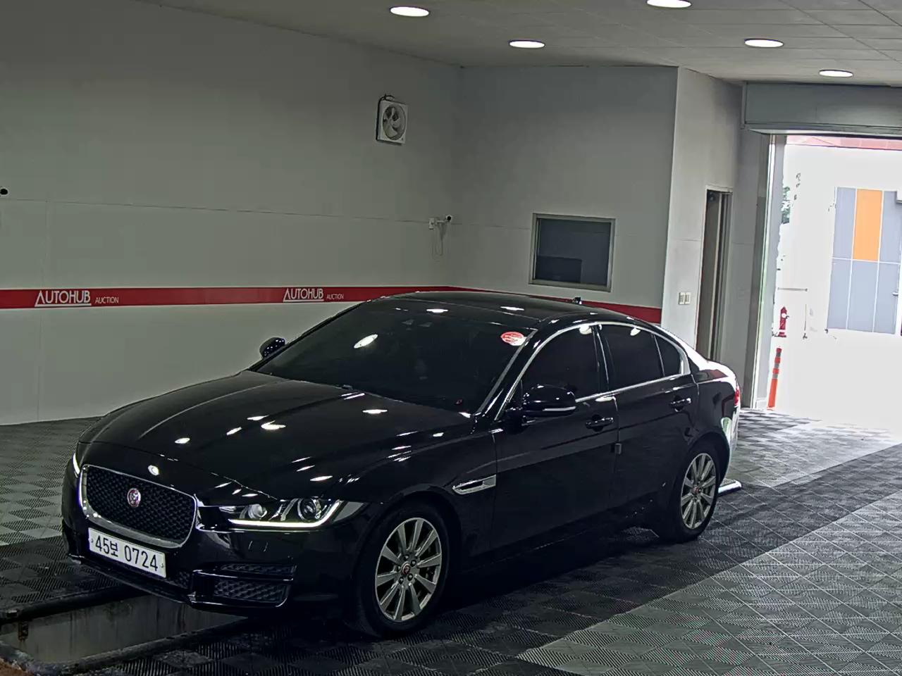 2016 - jaguar xe