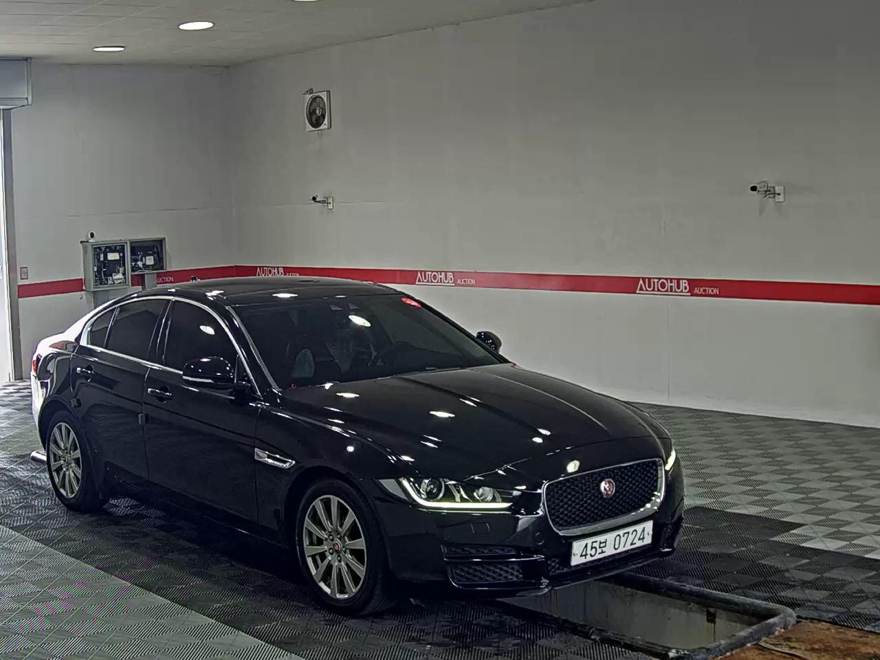 2016 - jaguar xe