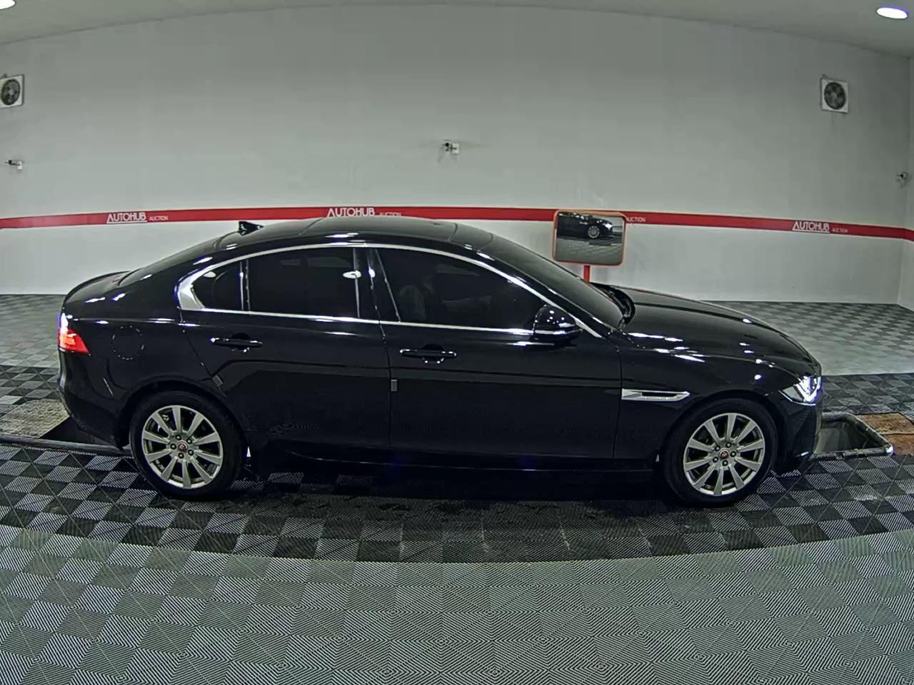 2016 - jaguar xe