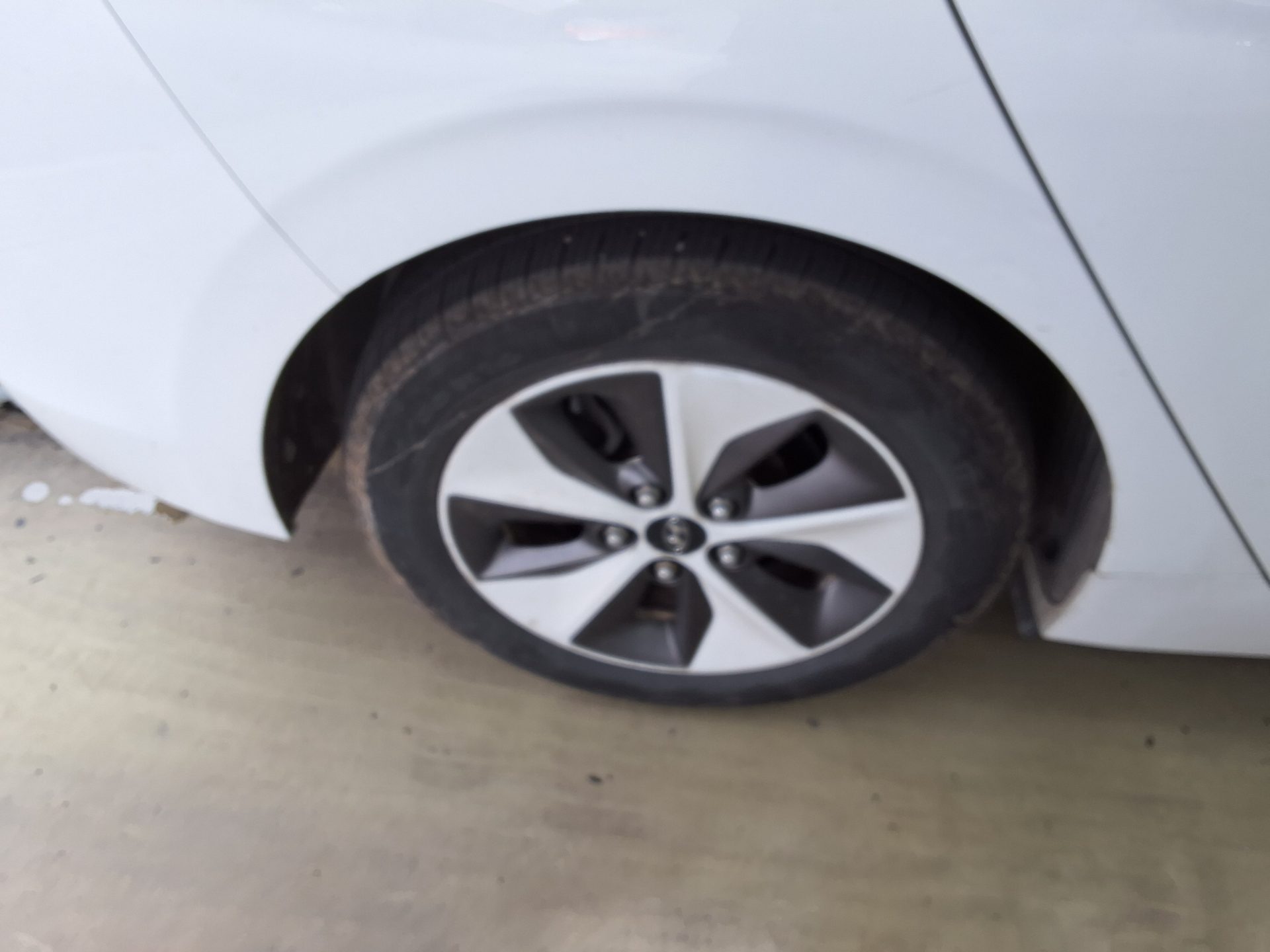 2019 - hyundai ioniq