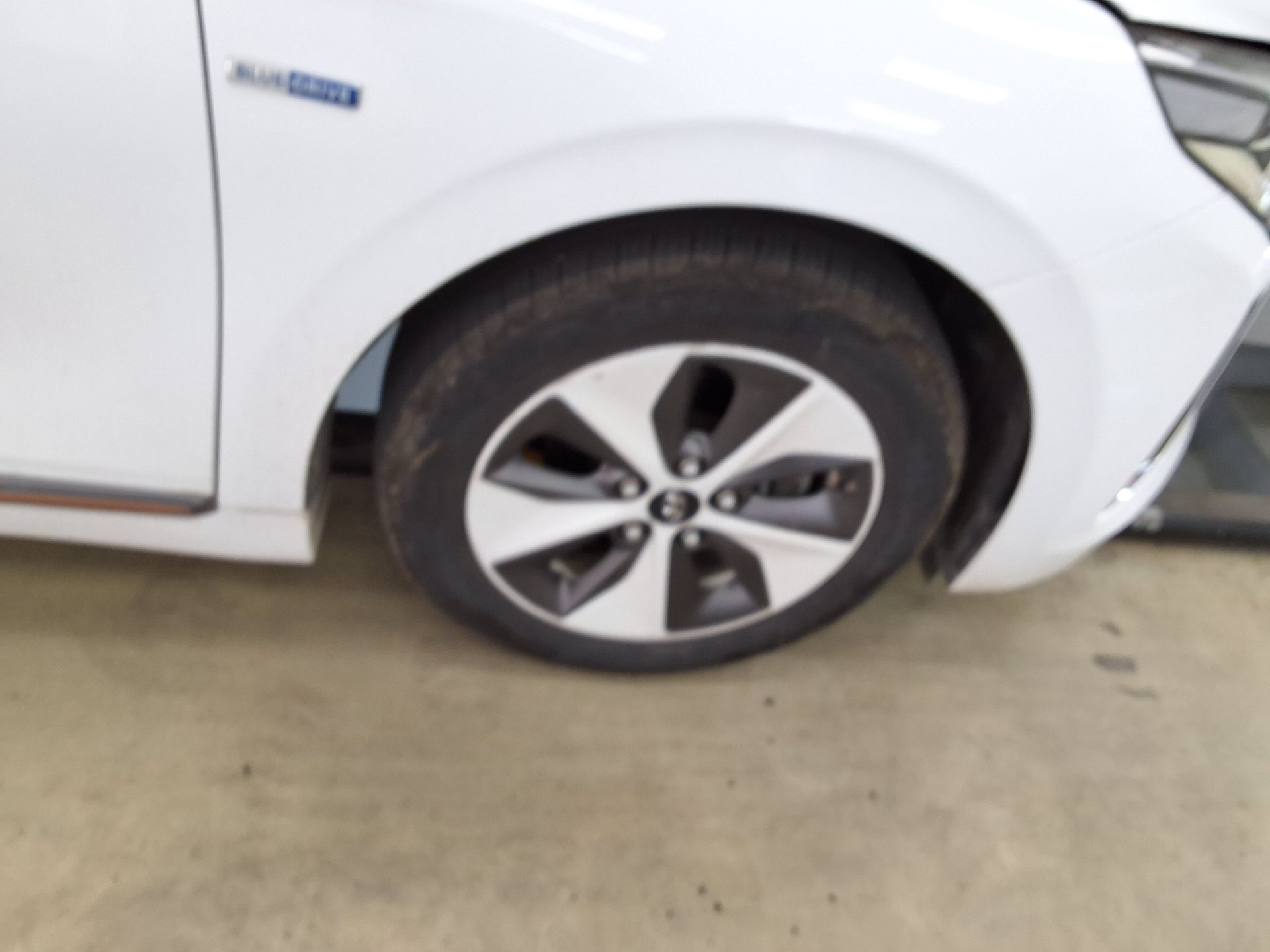2019 - hyundai ioniq