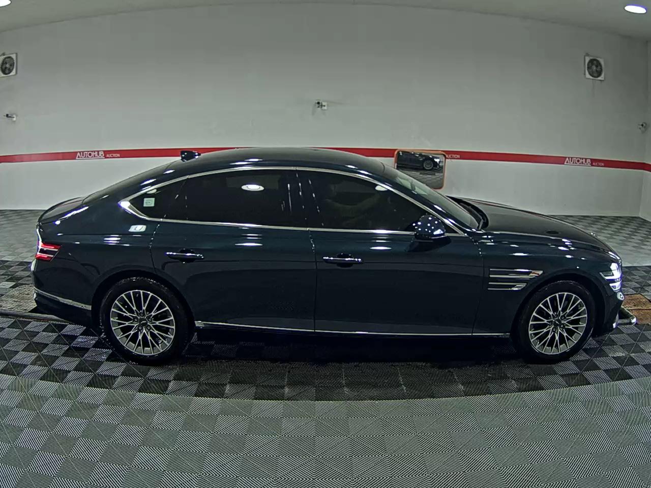 2022 - genesis g80