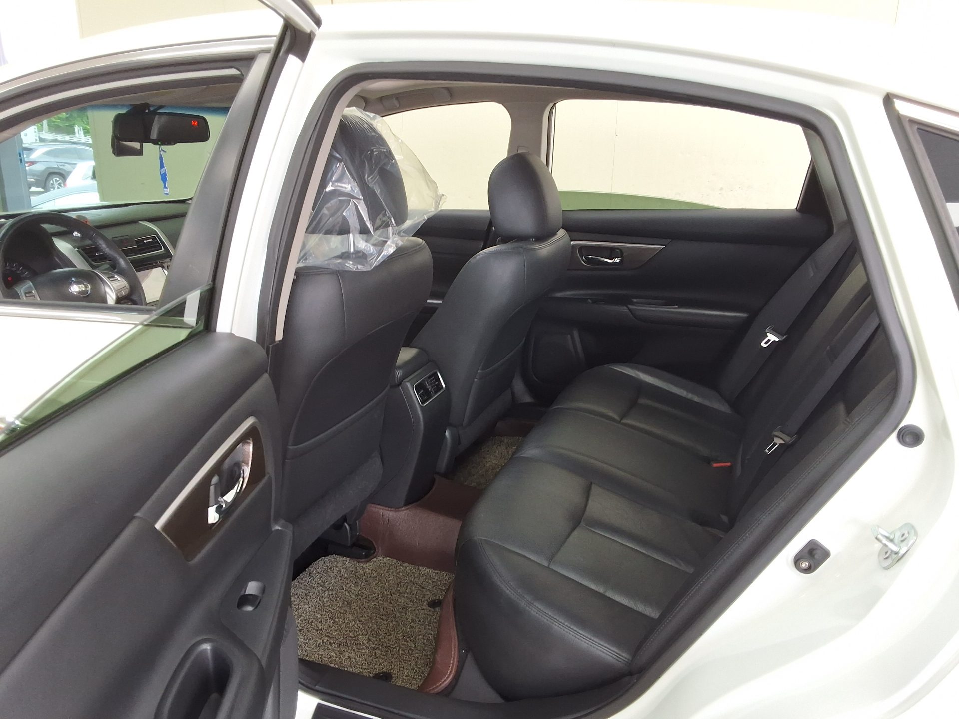 2014 - nissan altima