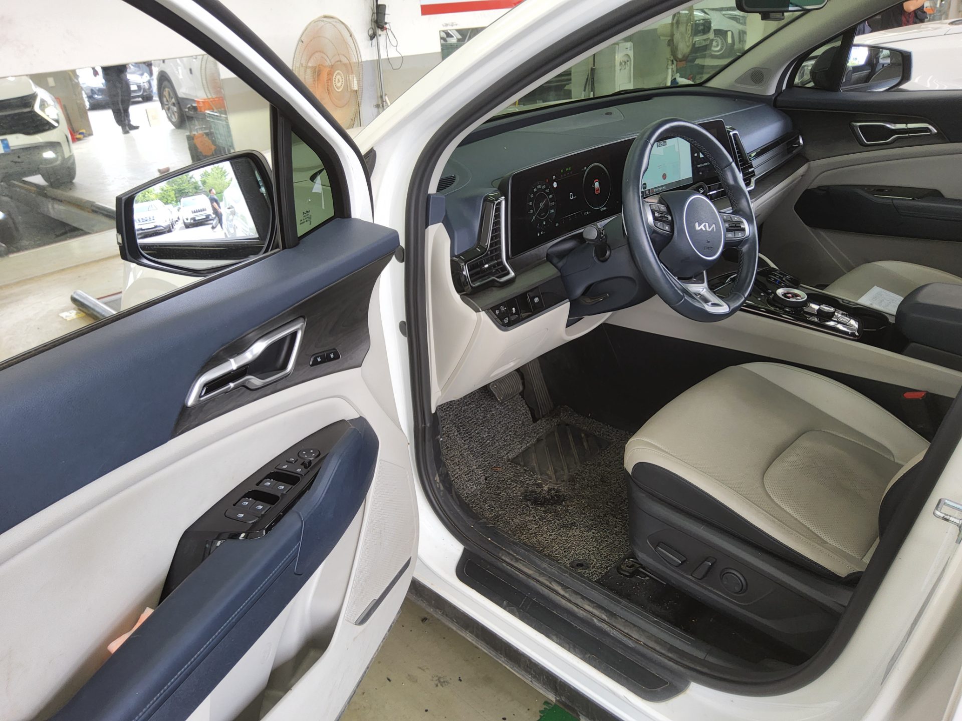 2022 - kia sportage
