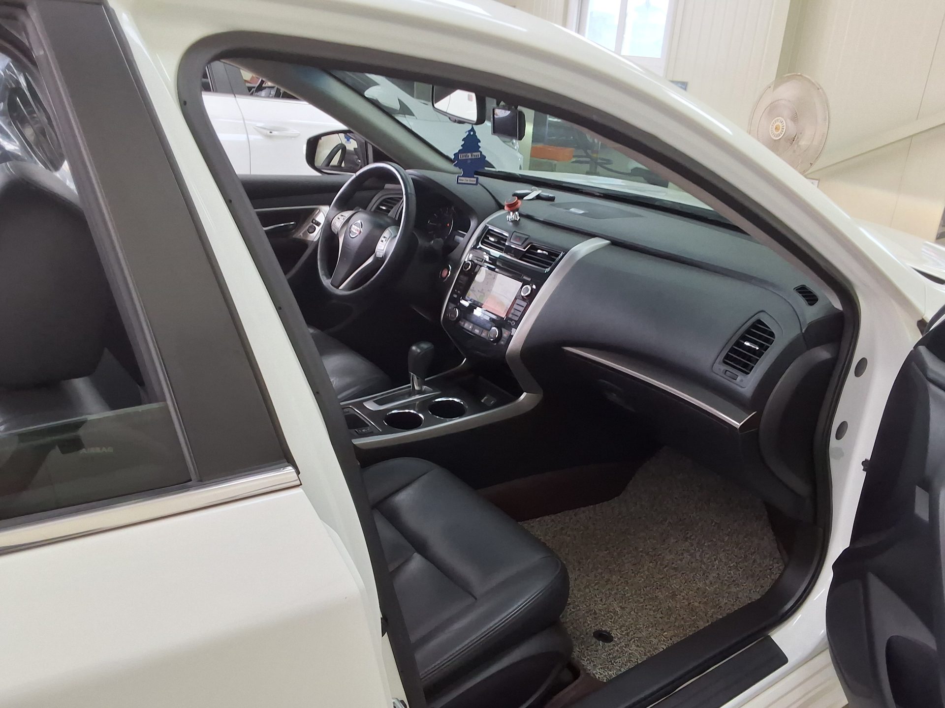 2014 - nissan altima