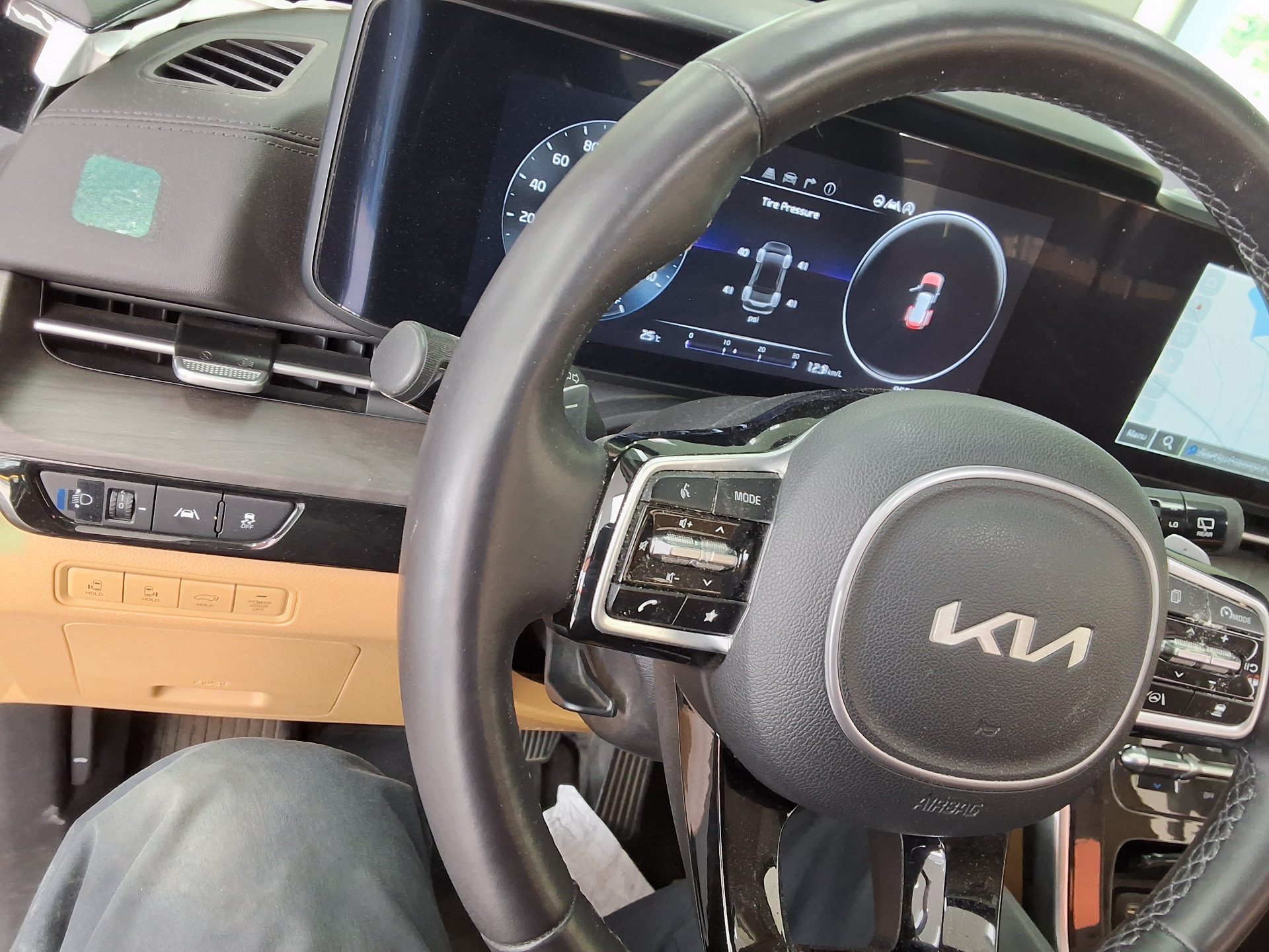2023 - kia carnival