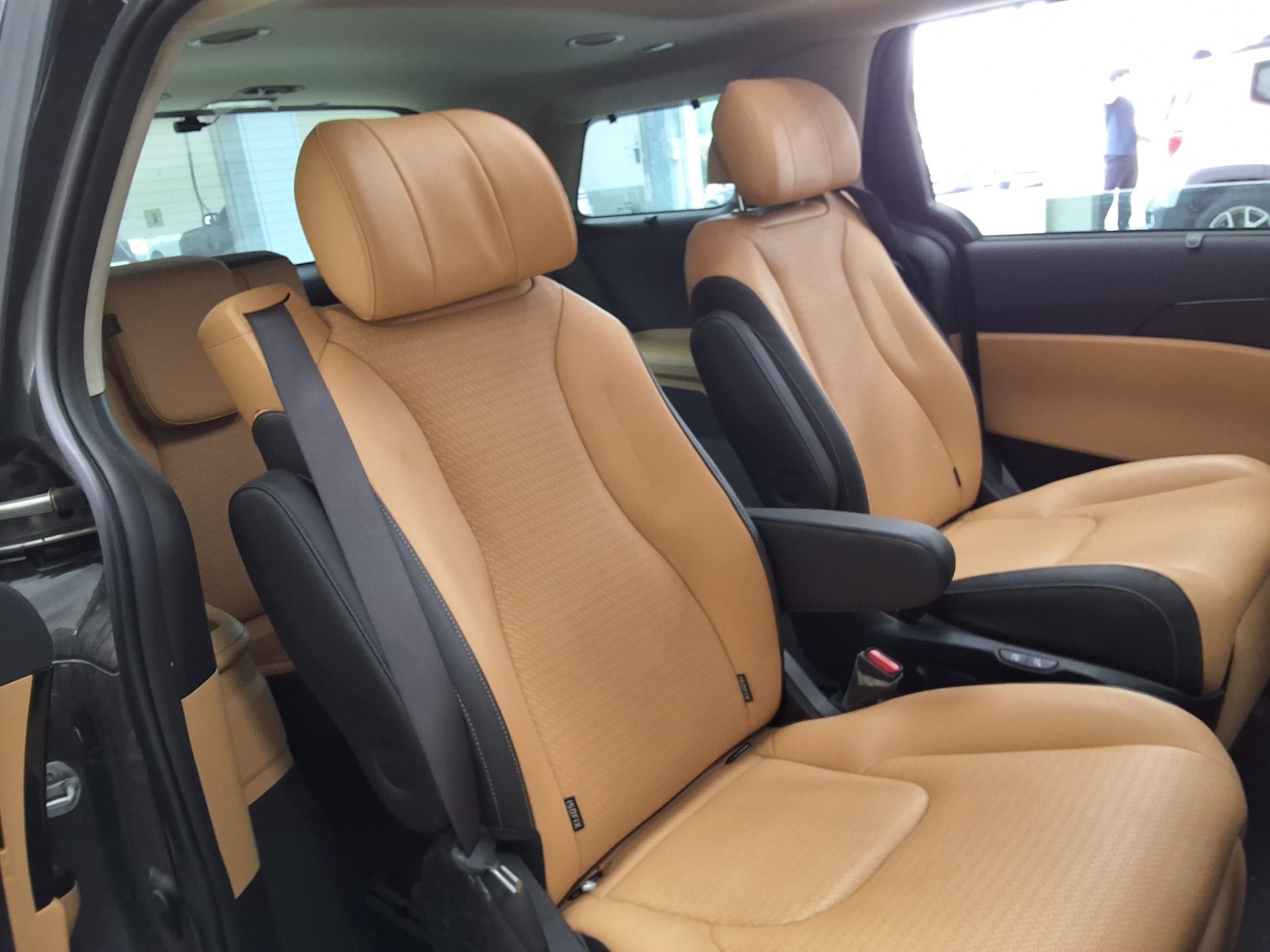 2023 - kia carnival