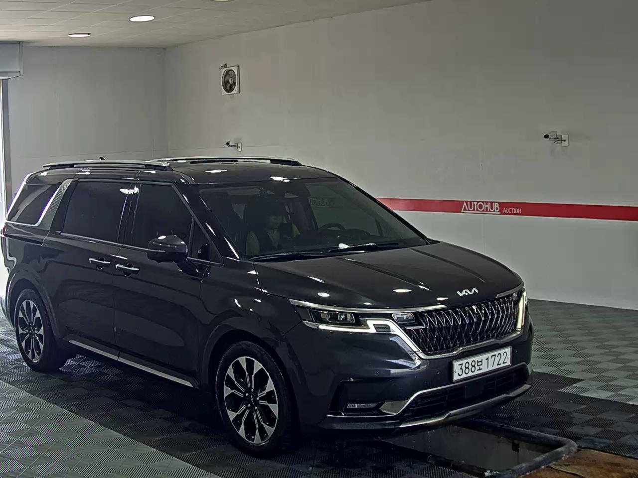 2023 - kia carnival