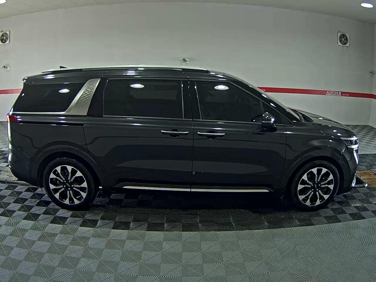 2023 - kia carnival
