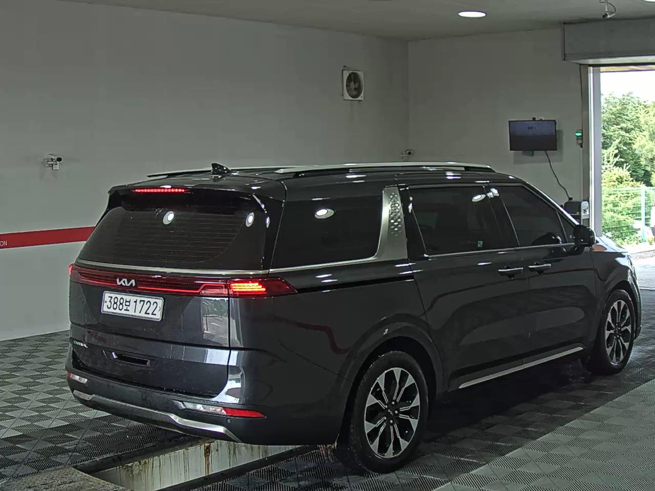 2023 - kia carnival