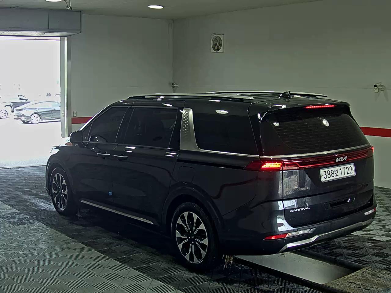 2023 - kia carnival
