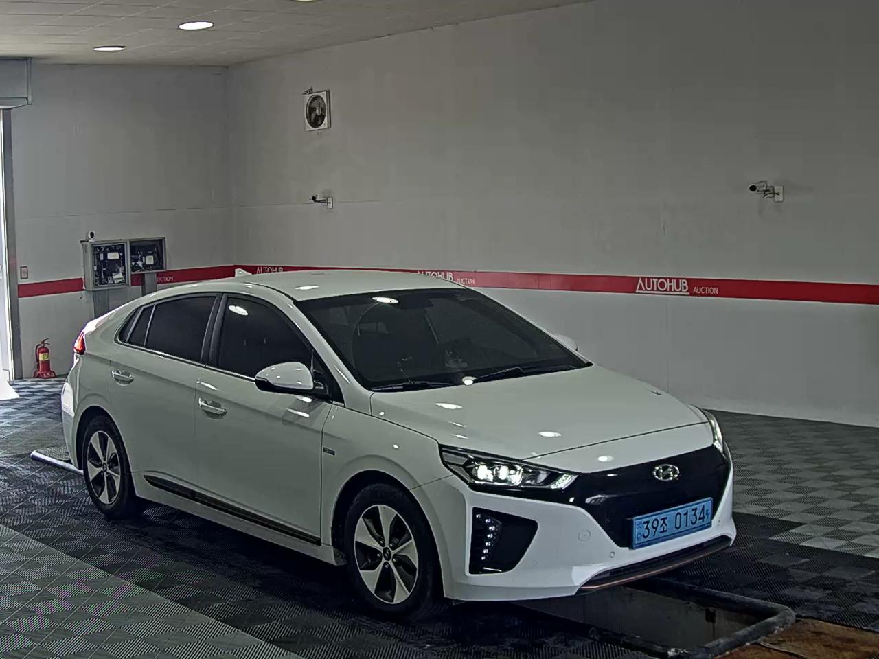 2019 - hyundai ioniq