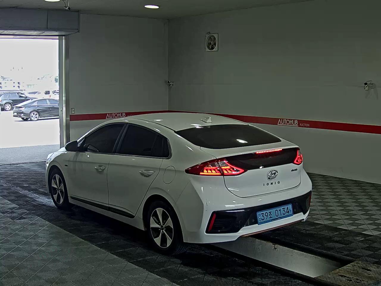 2019 - hyundai ioniq