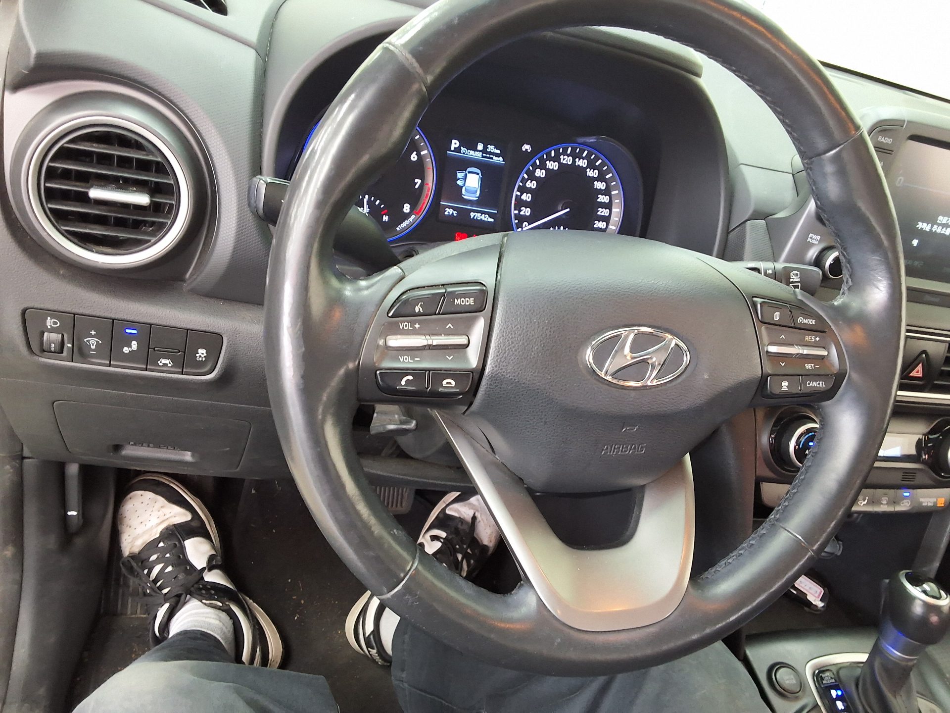 2020 - hyundai kona
