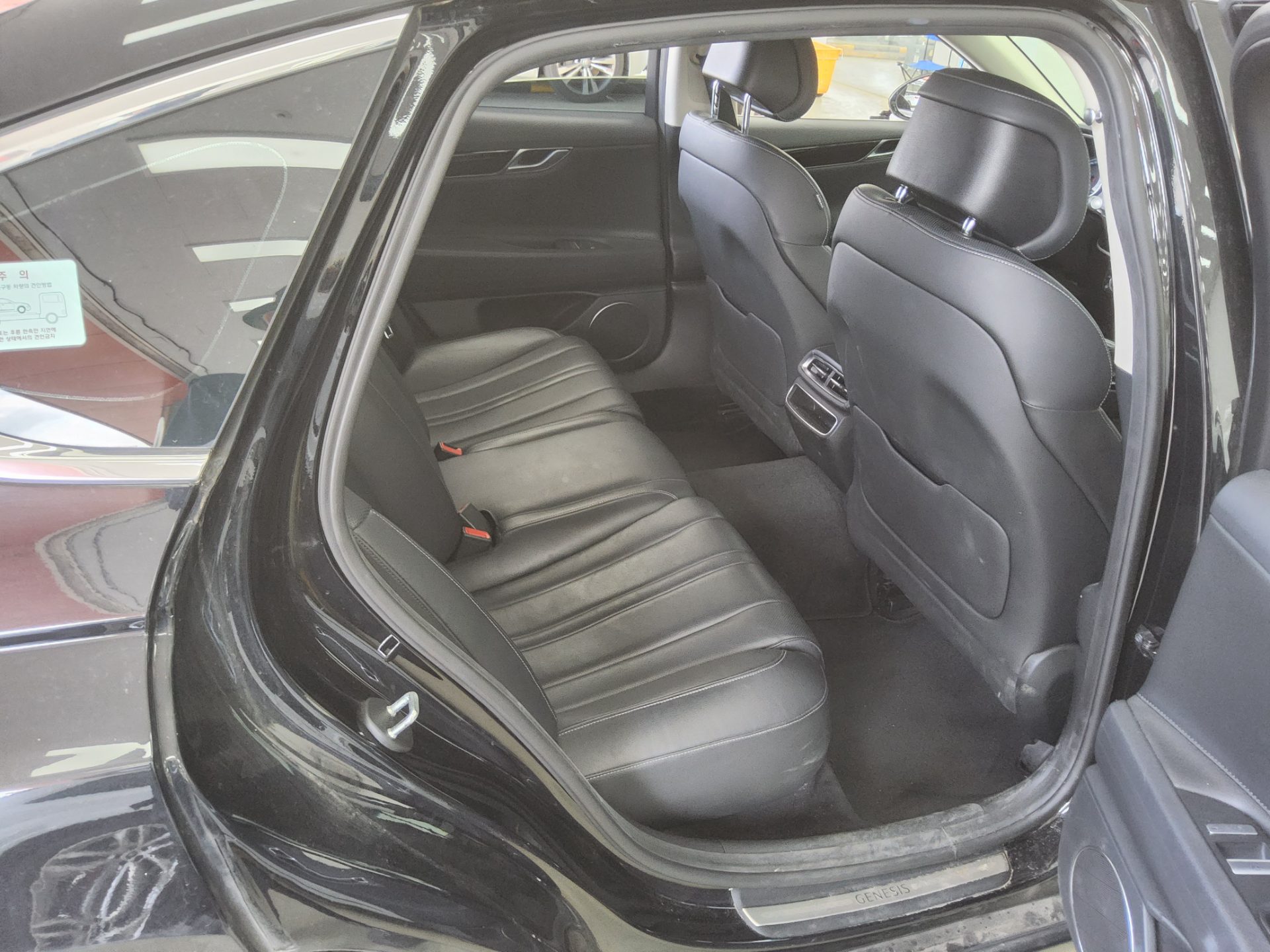 2021 - genesis g80