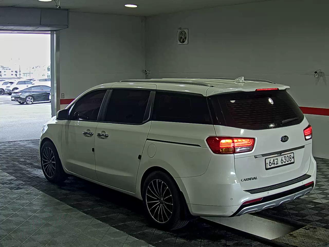 2016 - kia carnival
