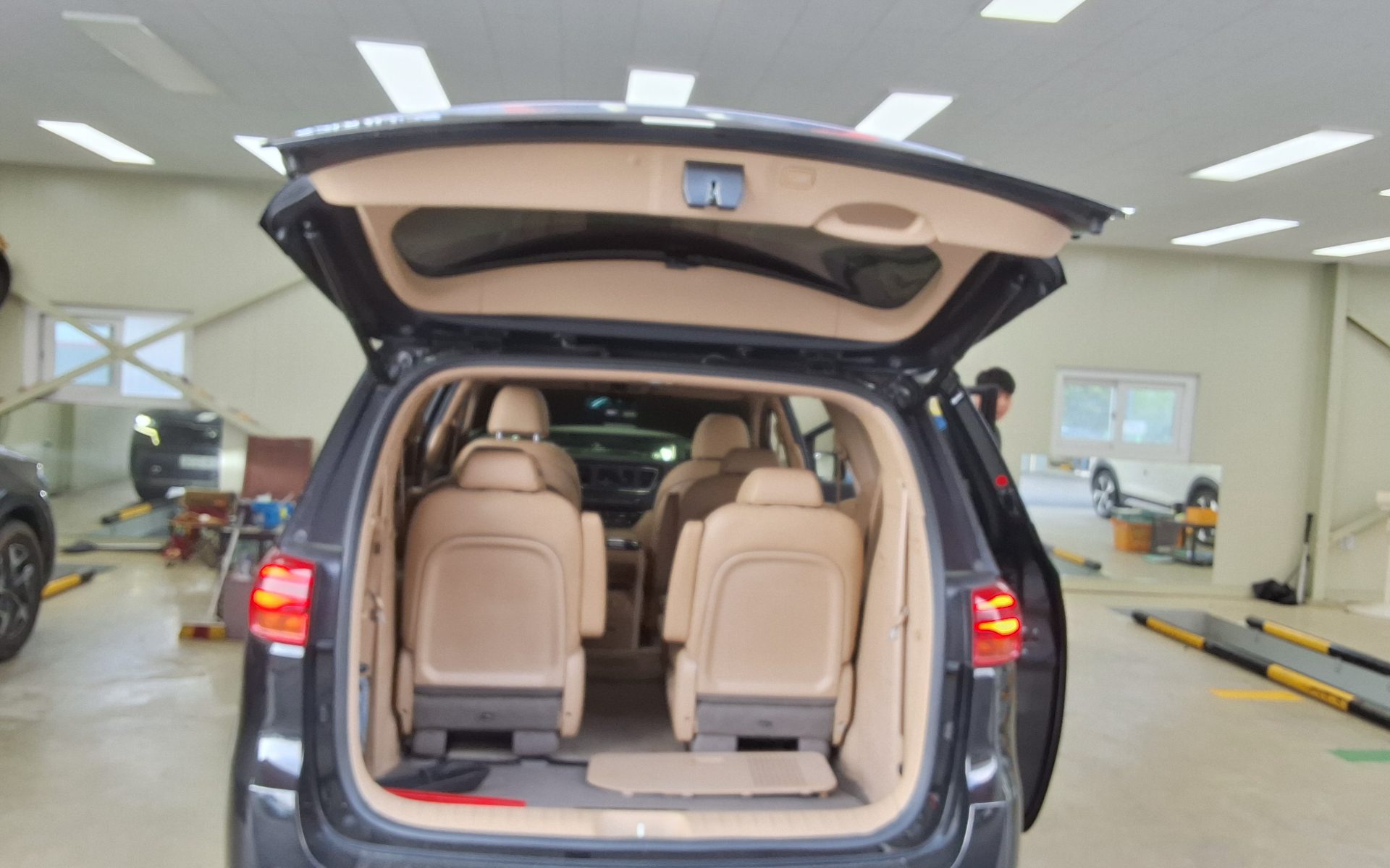 2020 - kia carnival