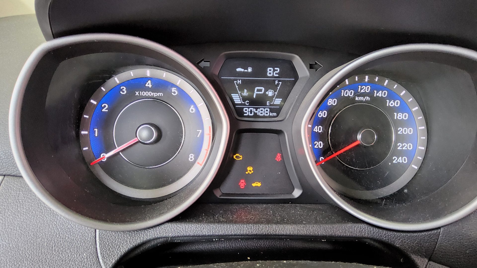 2014 - hyundai avante