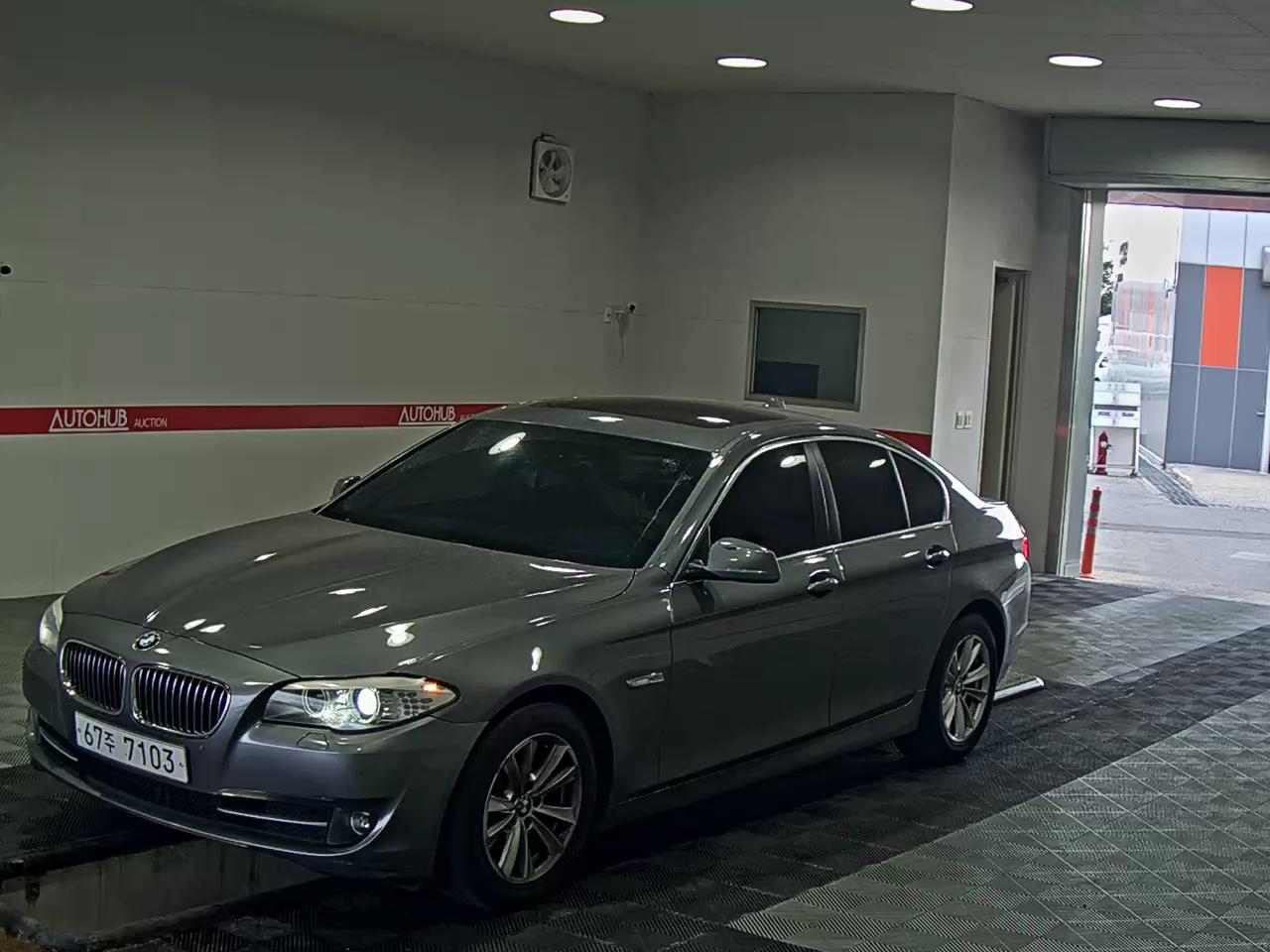 BMW 5 SERIES (6TH GEN) 520d