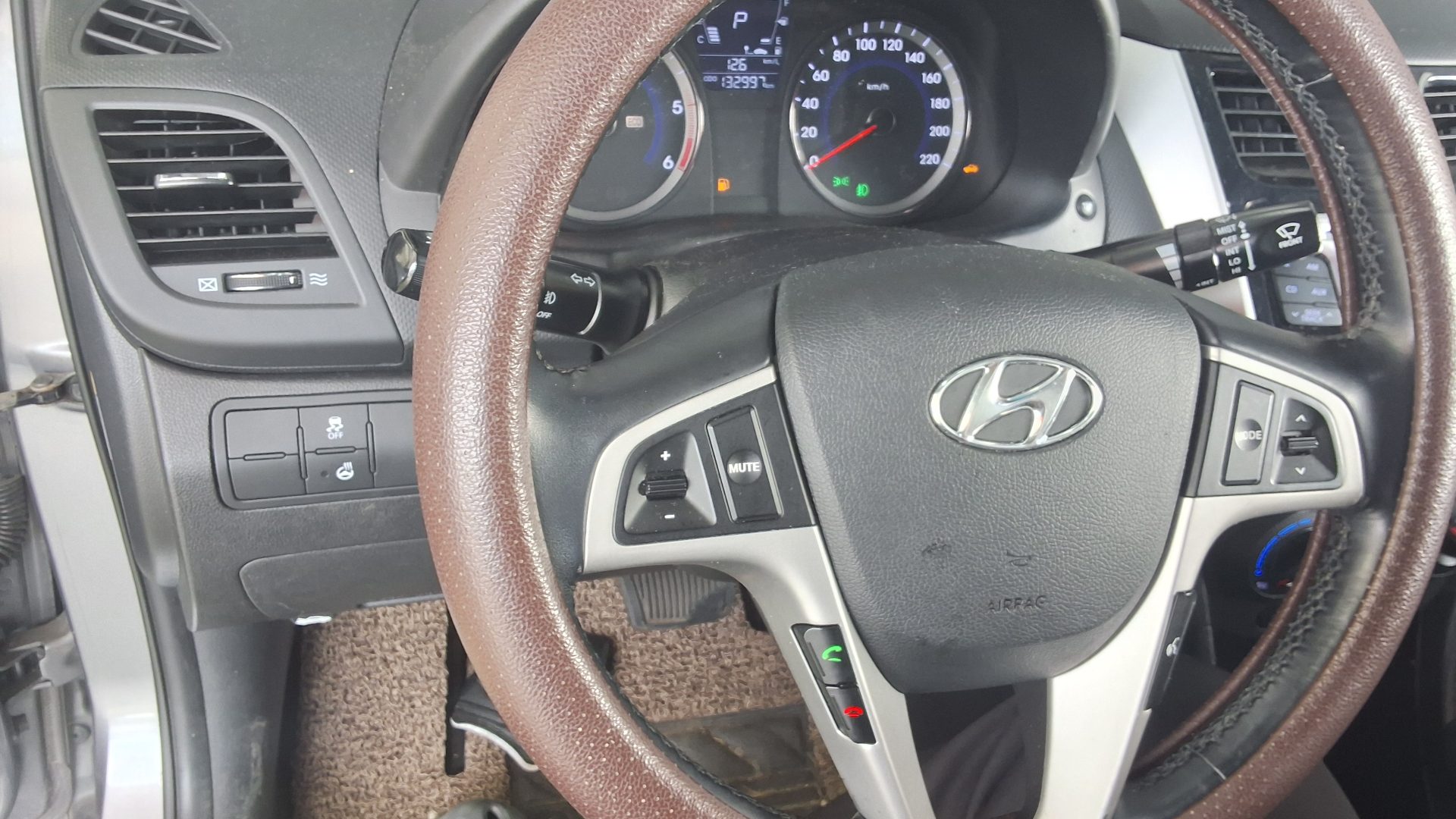 2014 - hyundai accent