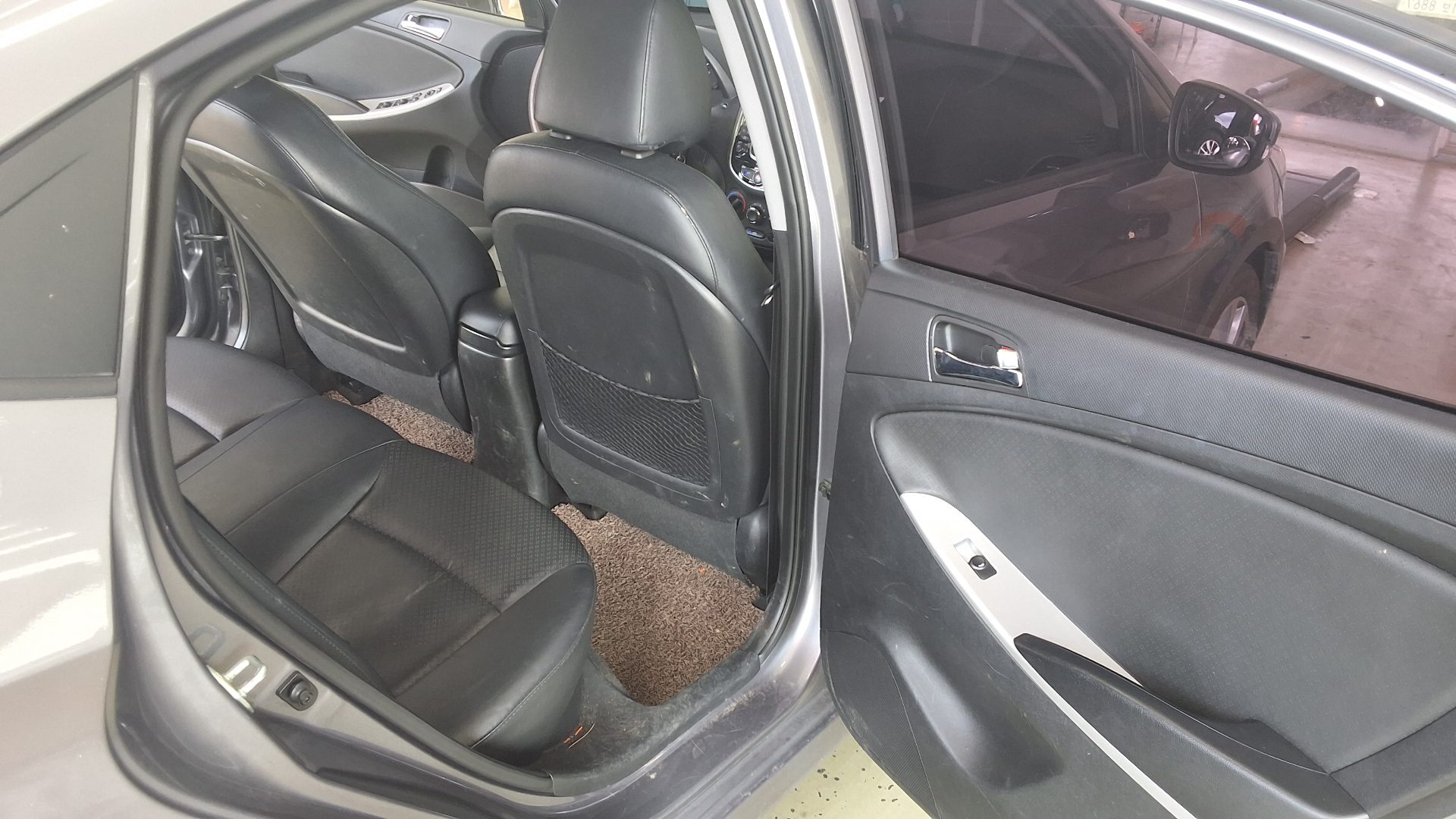 2014 - hyundai accent