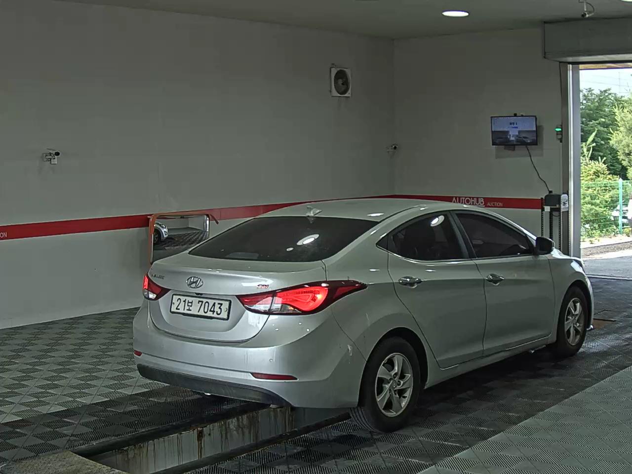 2014 - hyundai avante