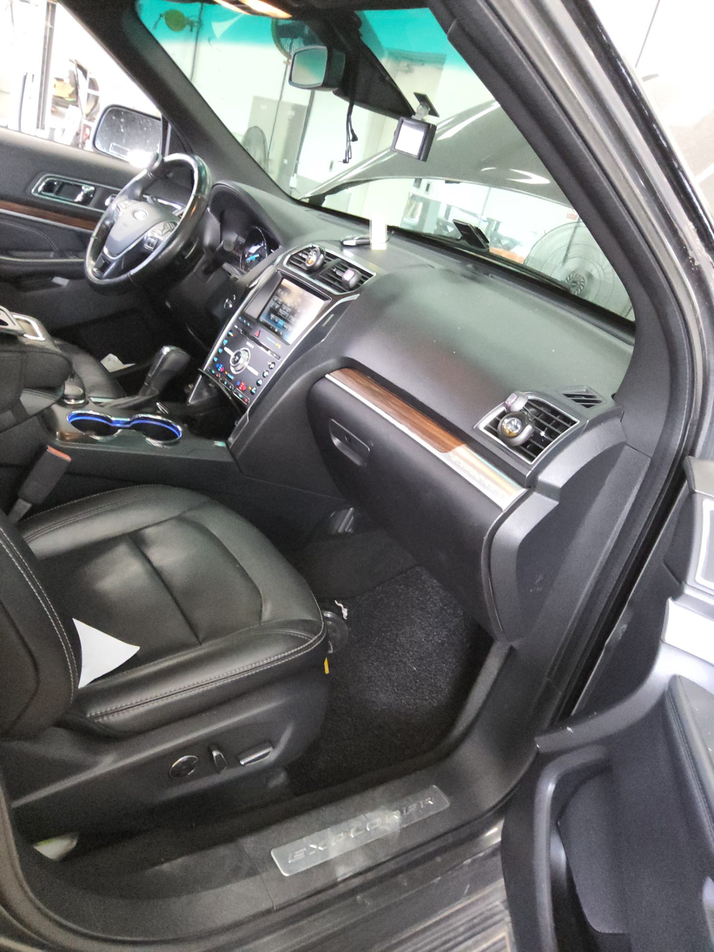 2016 - ford explorer