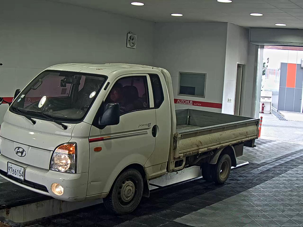 HYUNDAI PORTER II SUPER CAB EXTRA WHEELBASE PACK