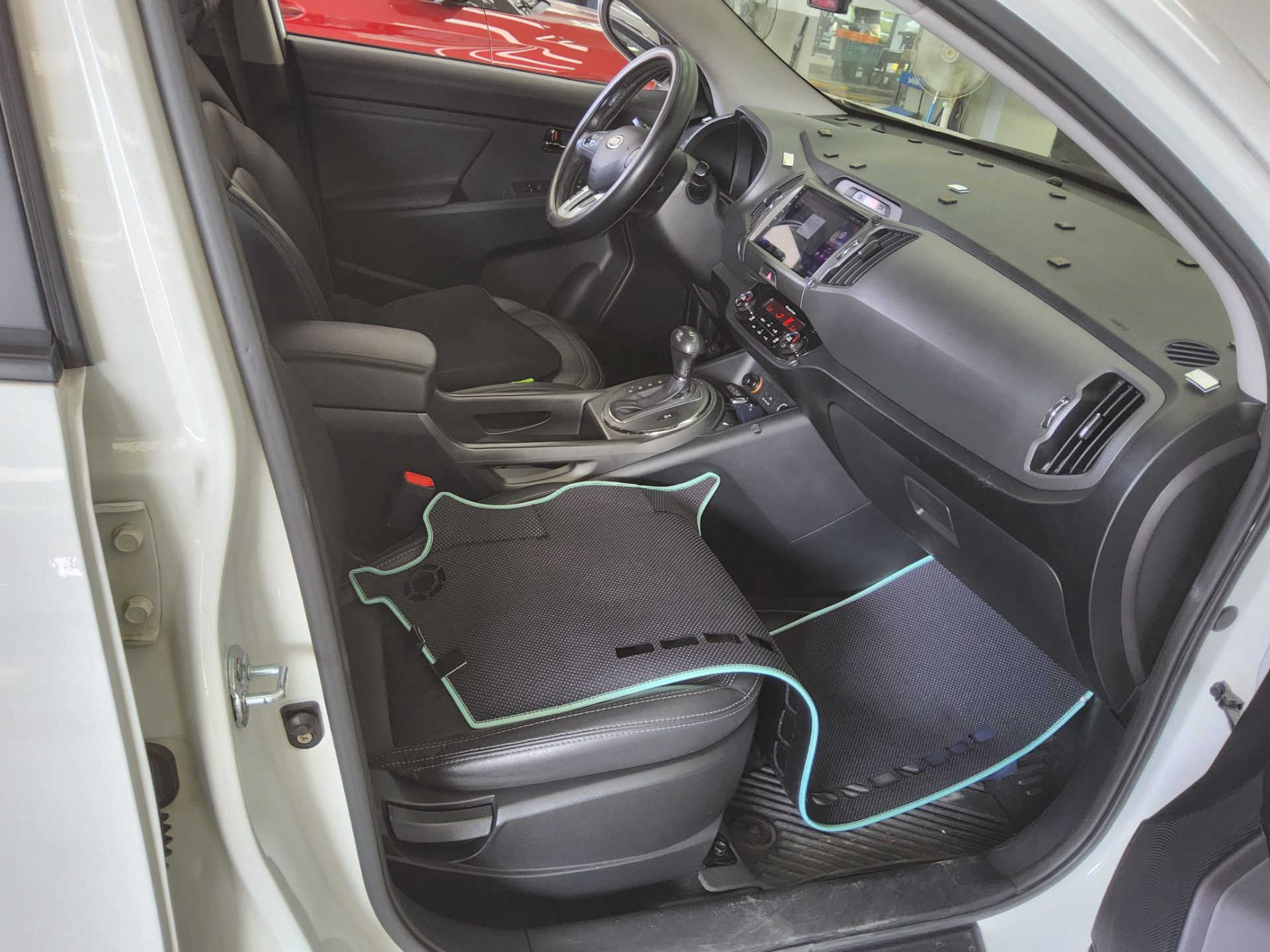 2012 - kia sportage