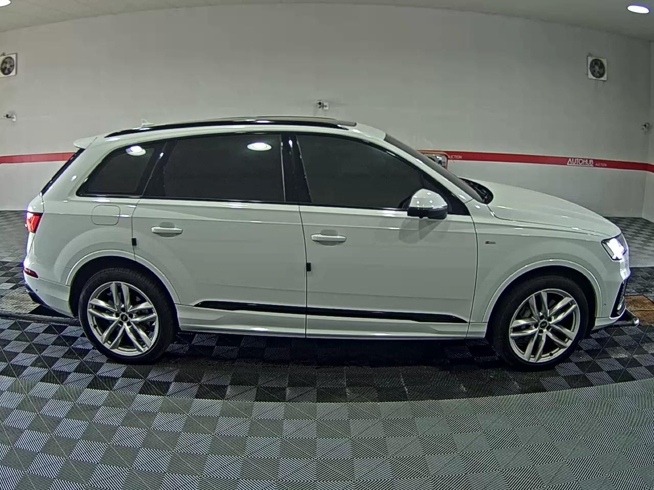 2023 - audi q7