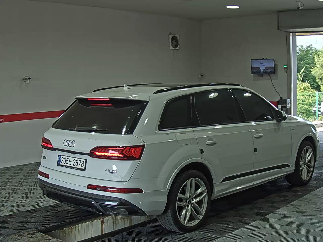 2023 - audi q7