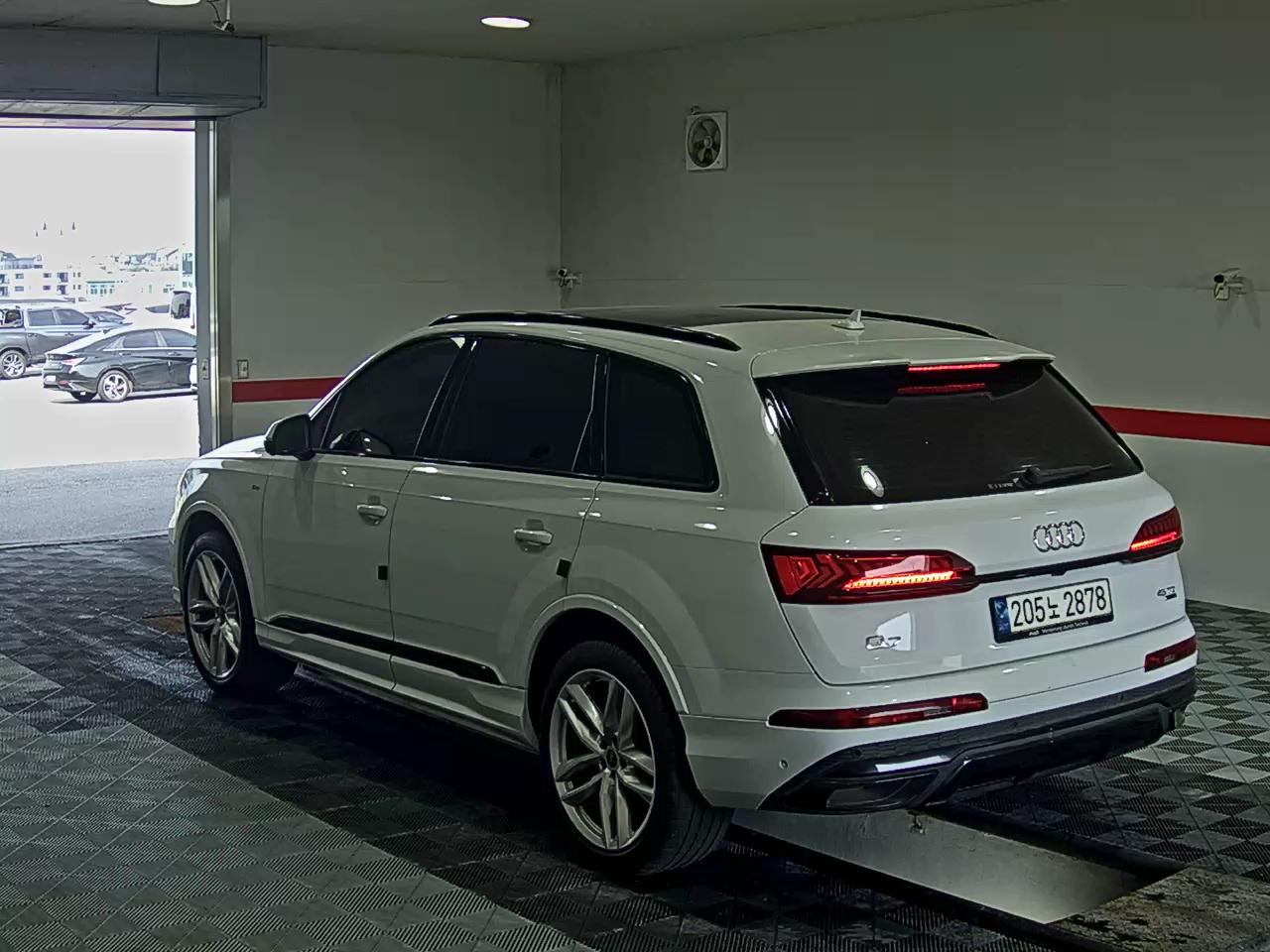 2023 - audi q7