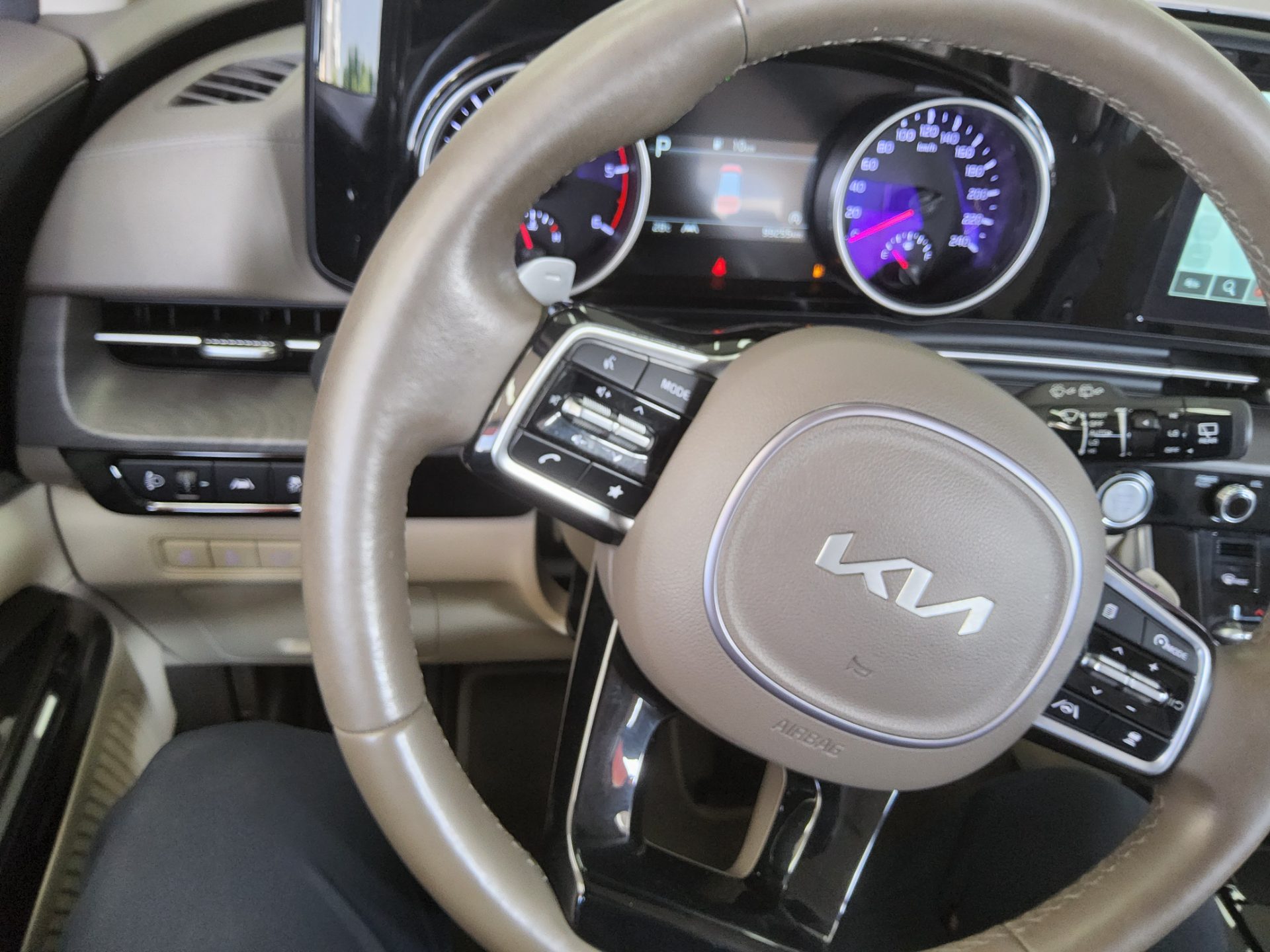 2023 - kia carnival