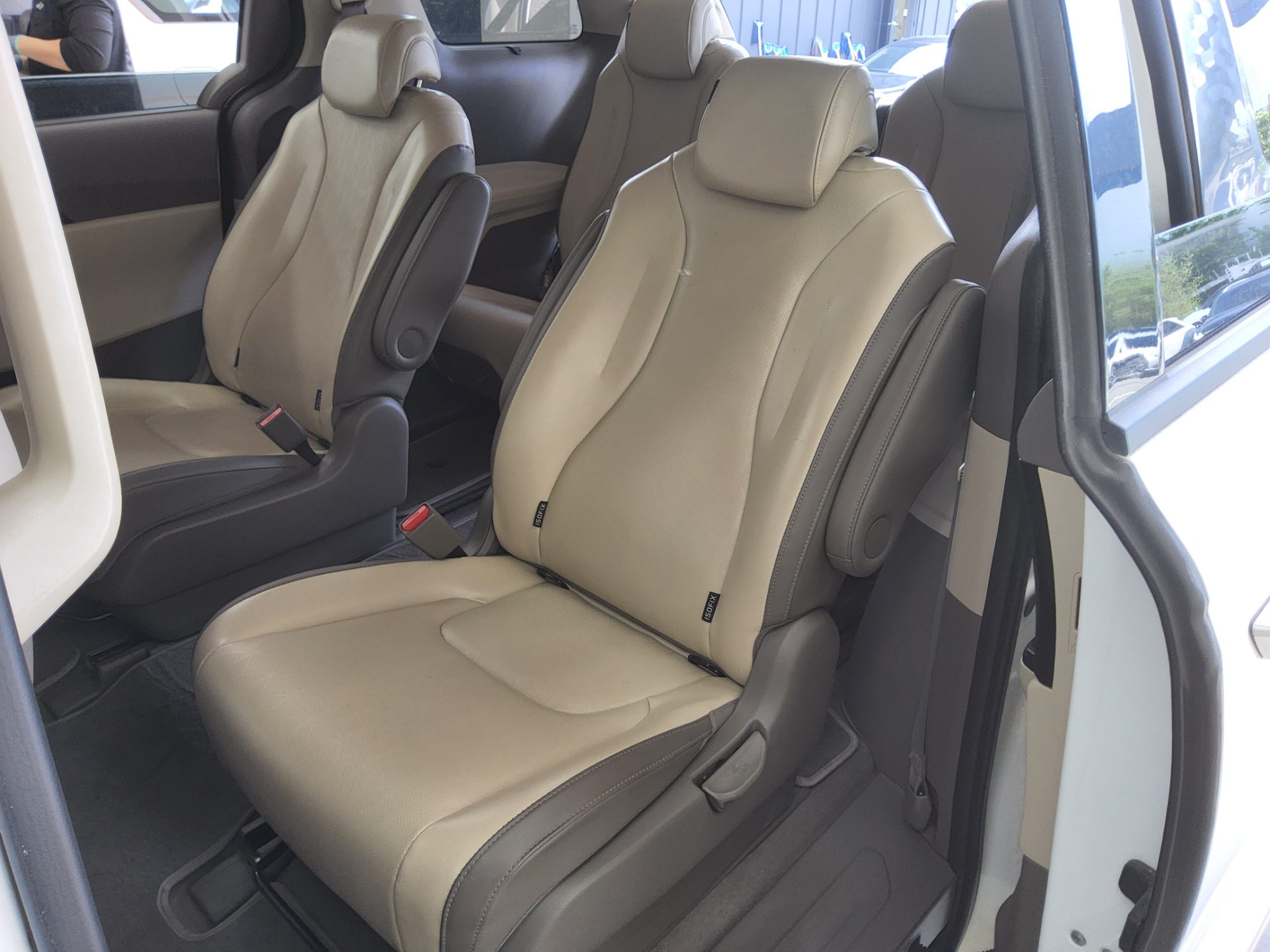 2023 - kia carnival