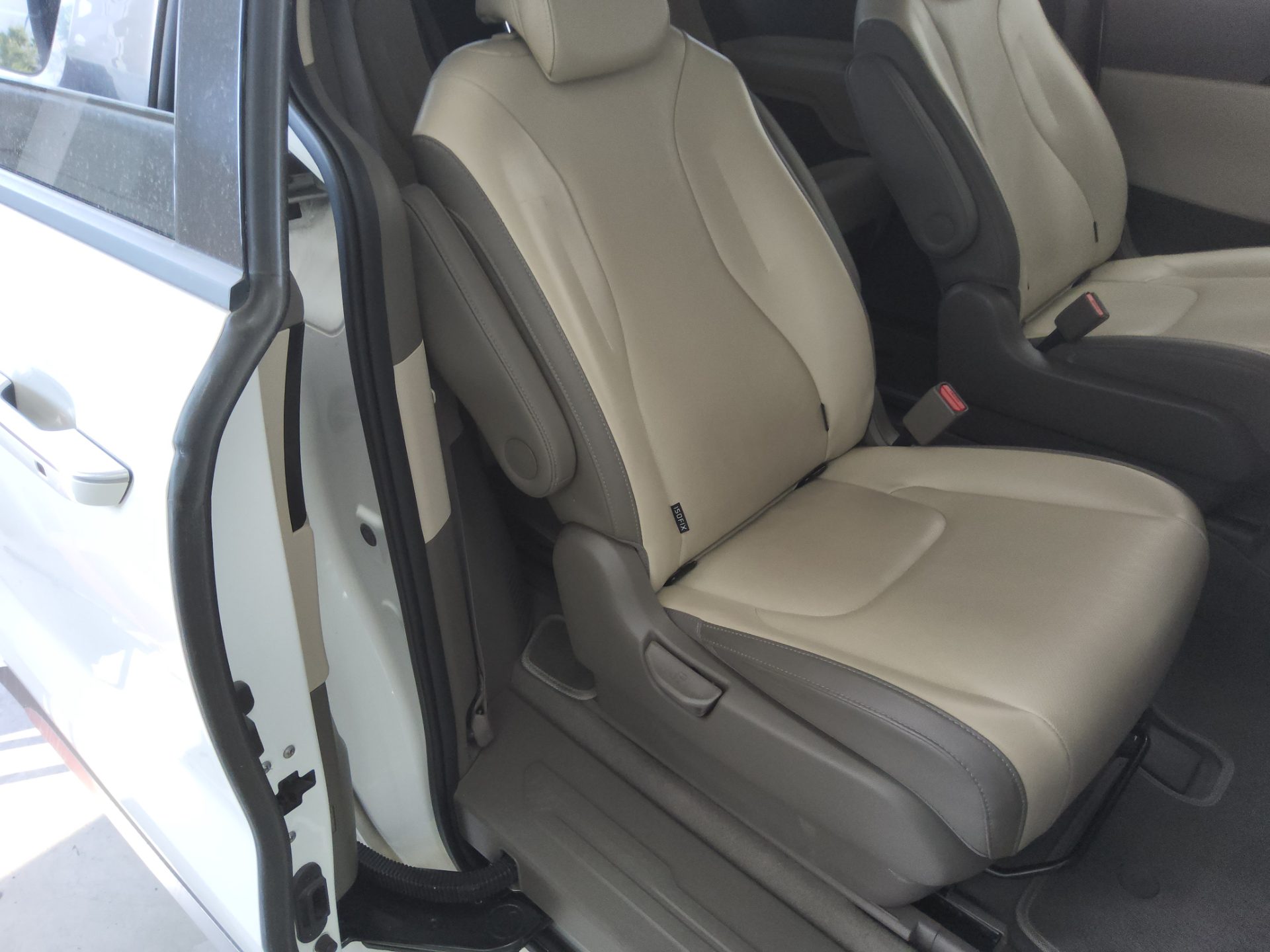 2023 - kia carnival