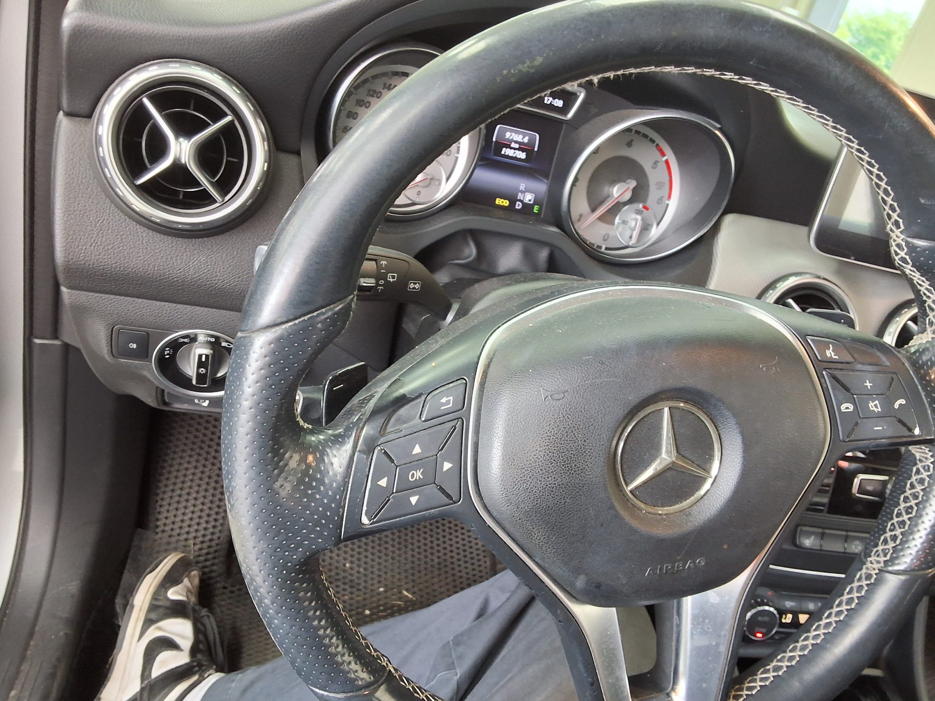 2015 - mercedes-benz 200