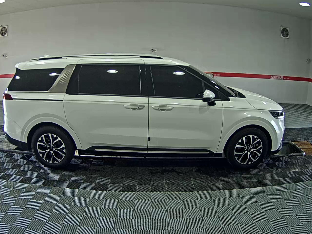 2023 - kia carnival