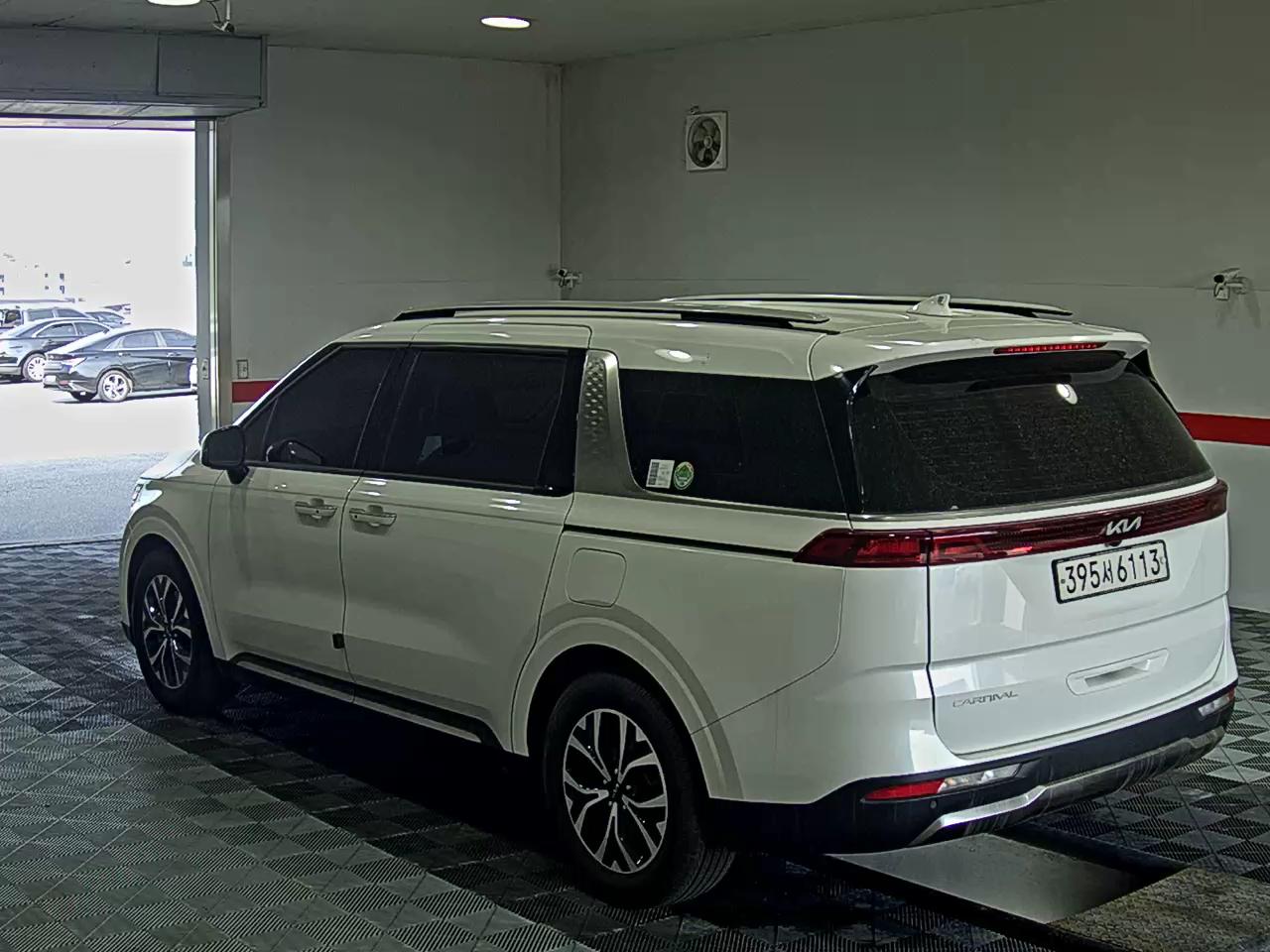 2023 - kia carnival