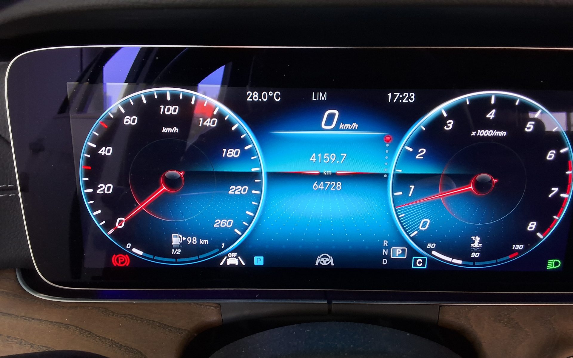 2022 - mercedes-benz e250