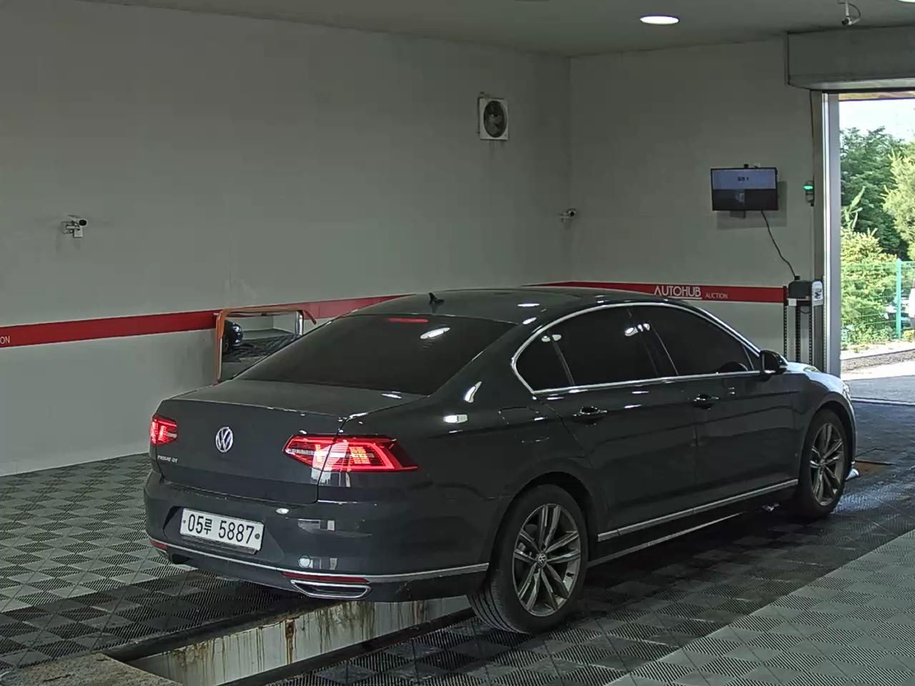 2018 - volkswagen passat