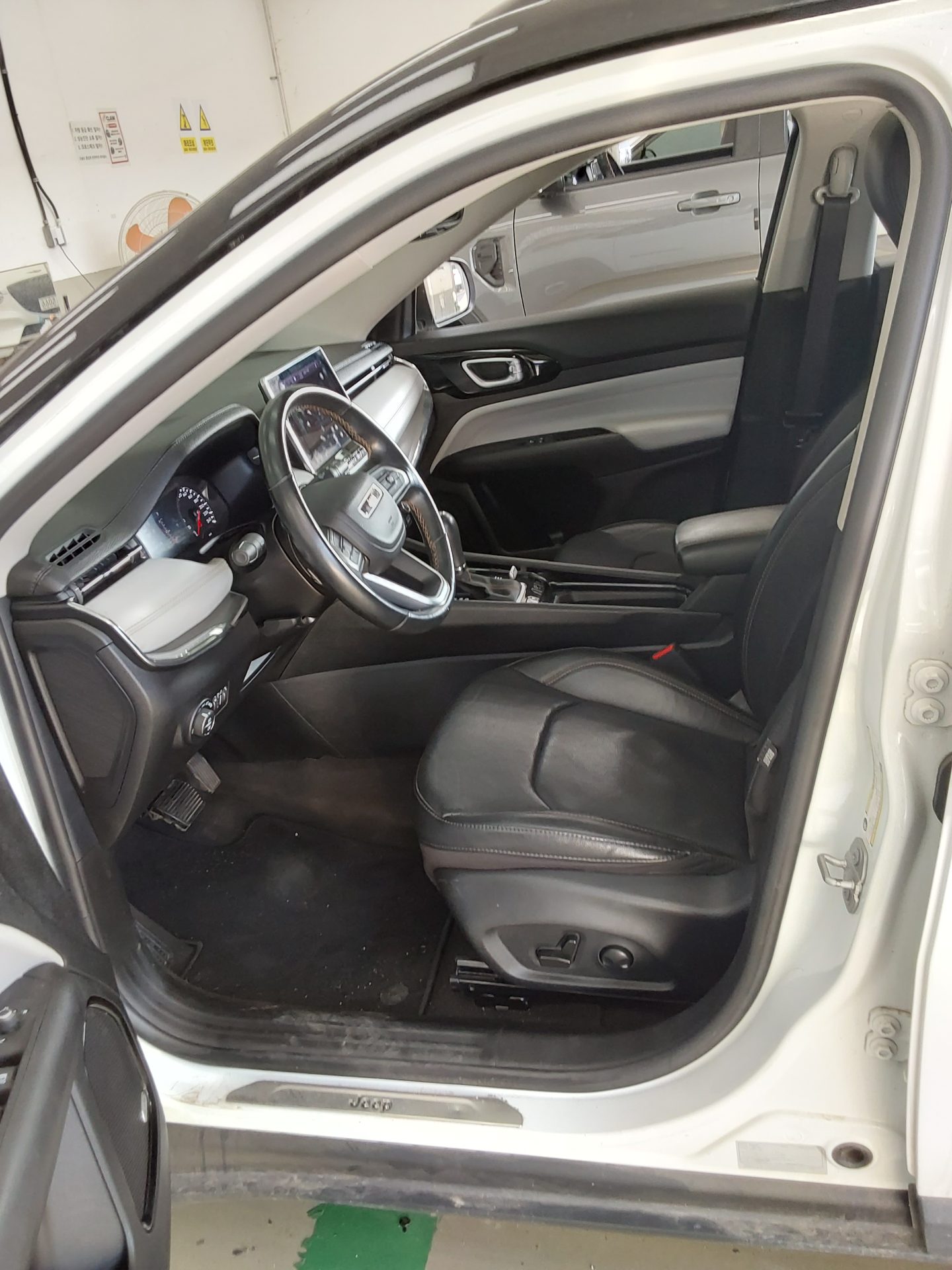 2022 - jeep compass