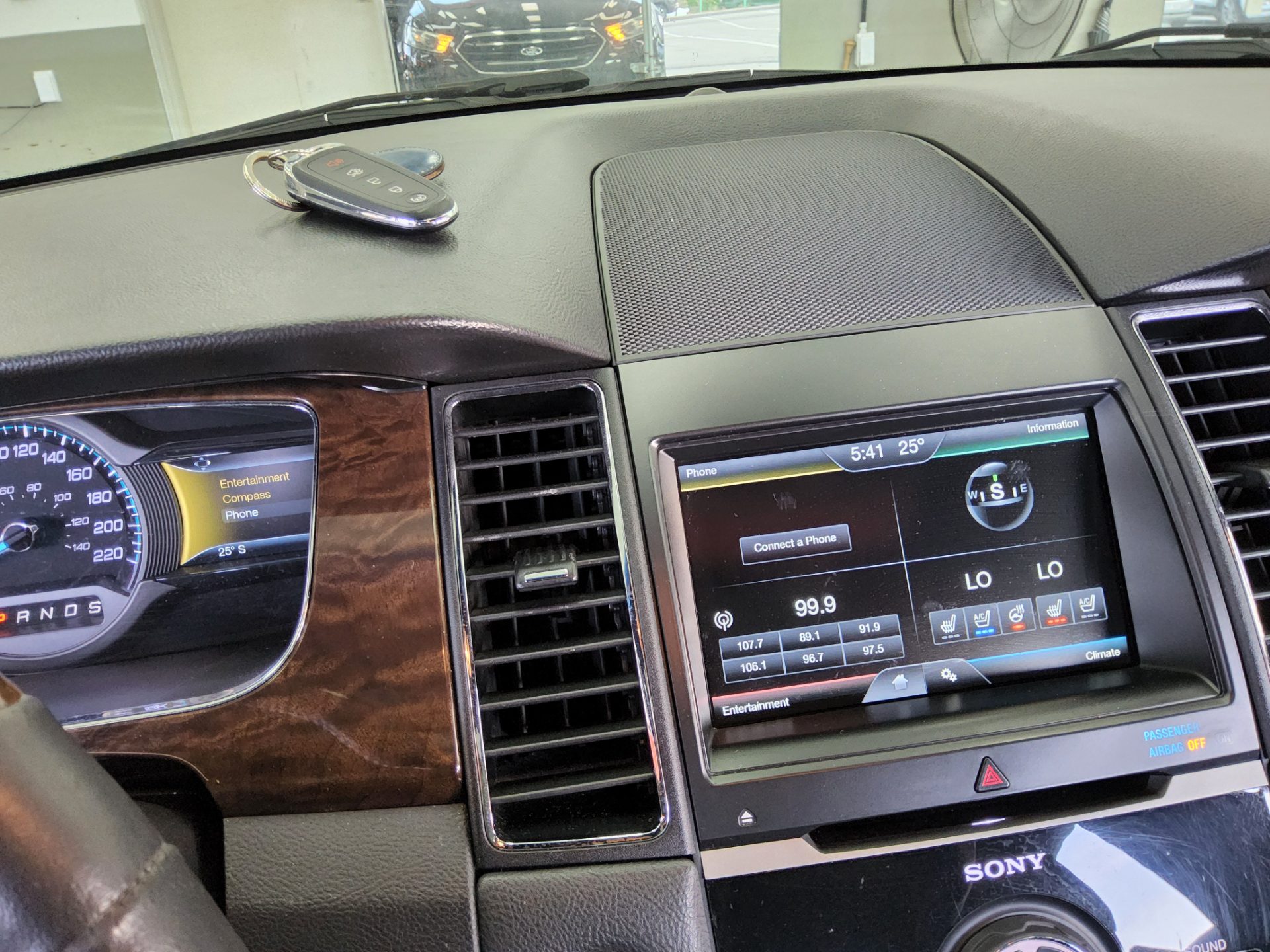 2015 - ford taurus