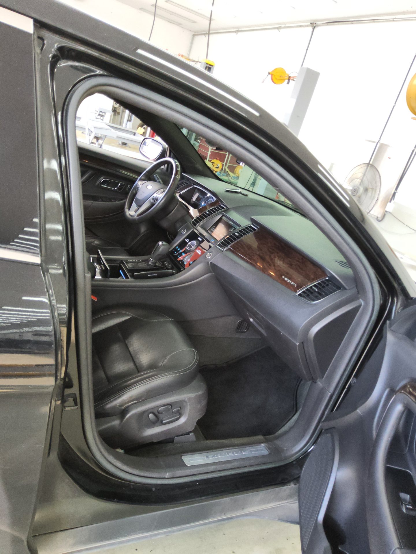 2015 - ford taurus