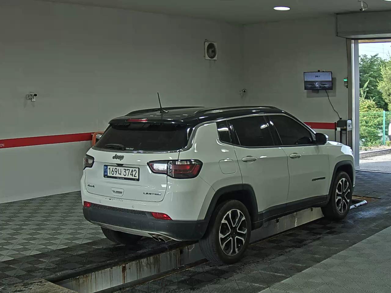 2022 - jeep compass